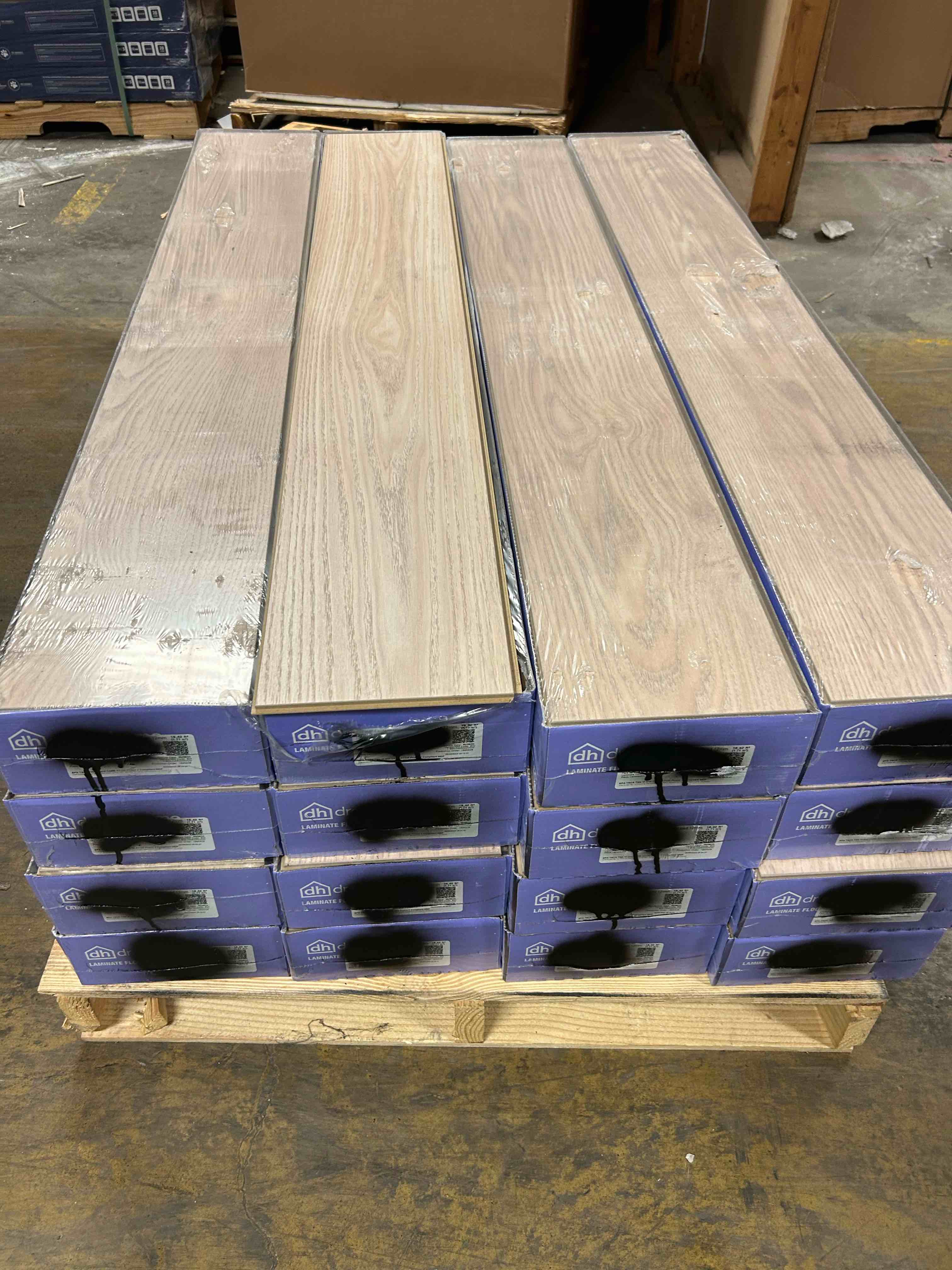 16 boxes of 12 mm laminate flooring 296.04 sq ft your bid per sq ft 18.42 sq ft per box