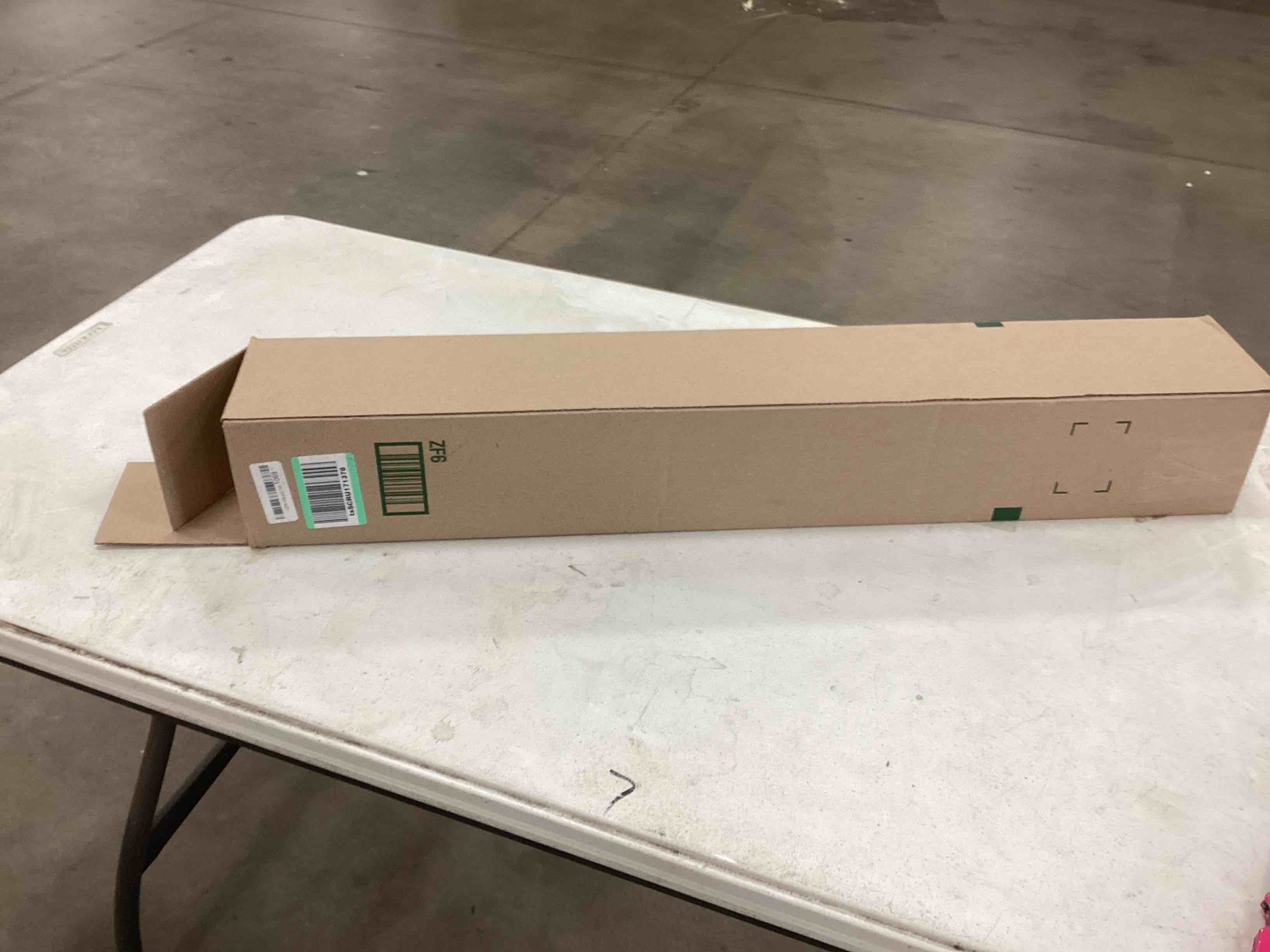 https://s3.amazonaws.com/lotting-images-prod/bidfta/RED4645960_1689693775592.jpeg
