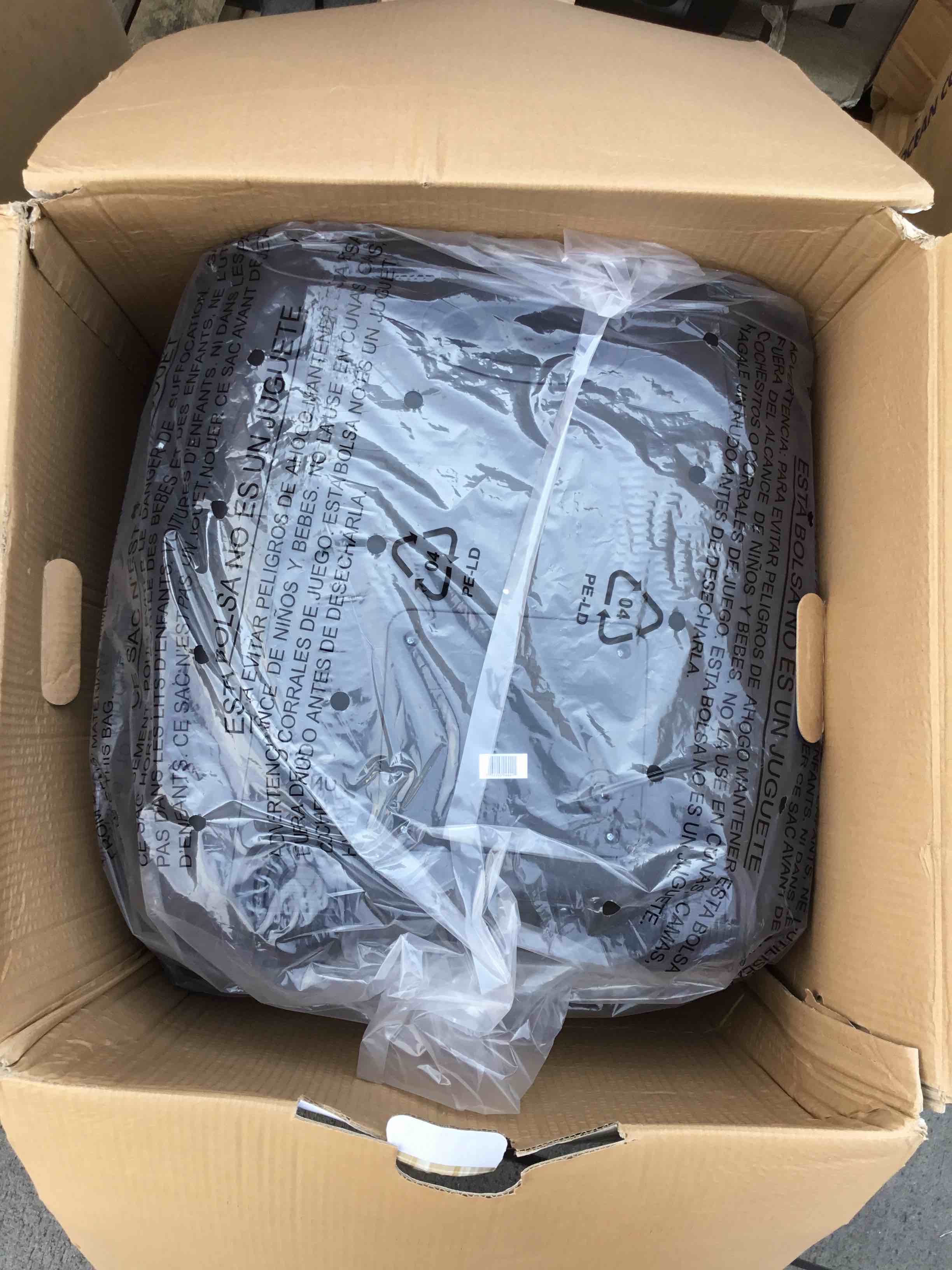 https://s3.amazonaws.com/lotting-images-prod/bidfta/RED4654938_1685975169644.jpeg