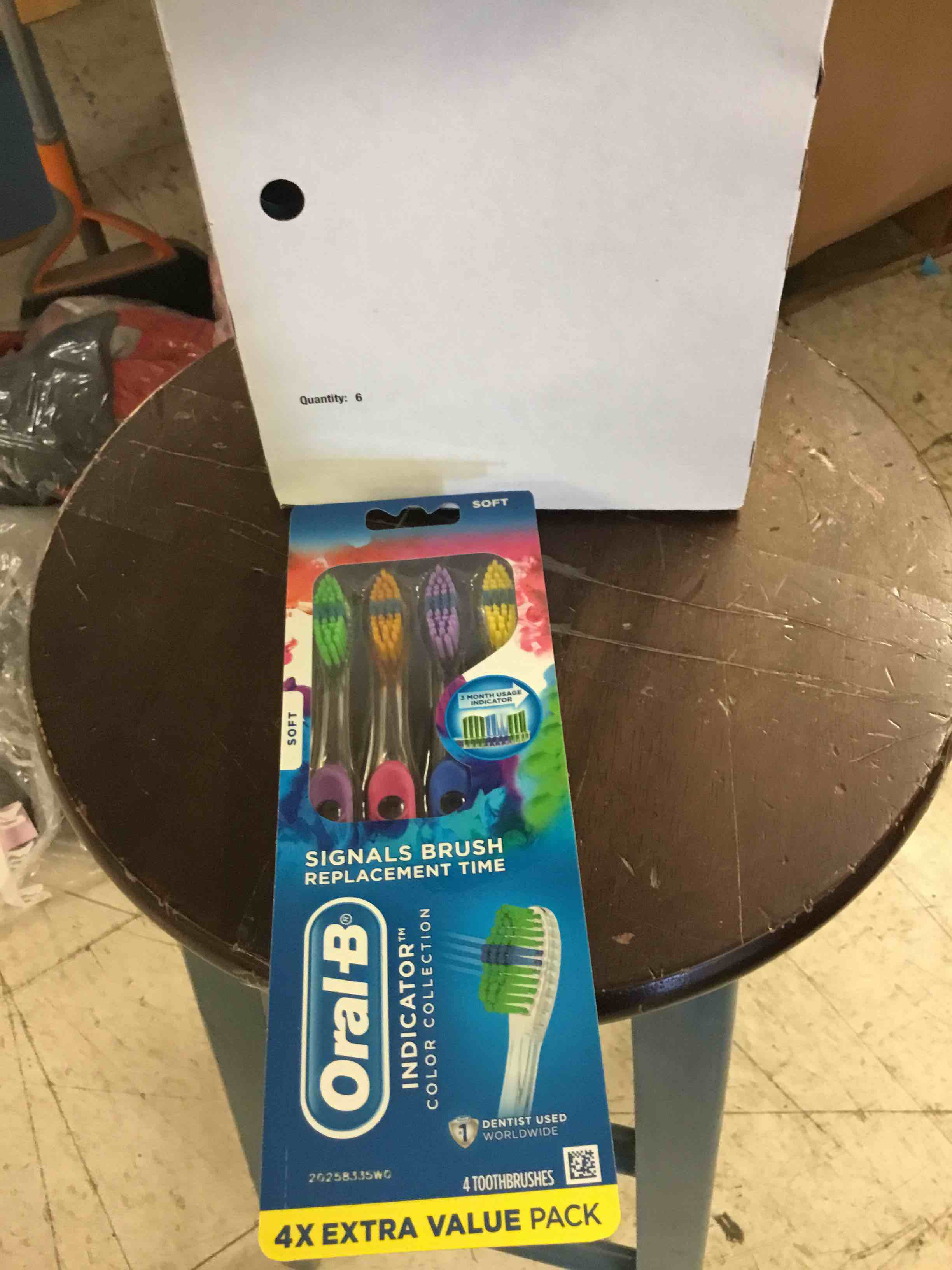https://s3.amazonaws.com/lotting-images-prod/bidfta/RED4700330_1689192032966.jpeg