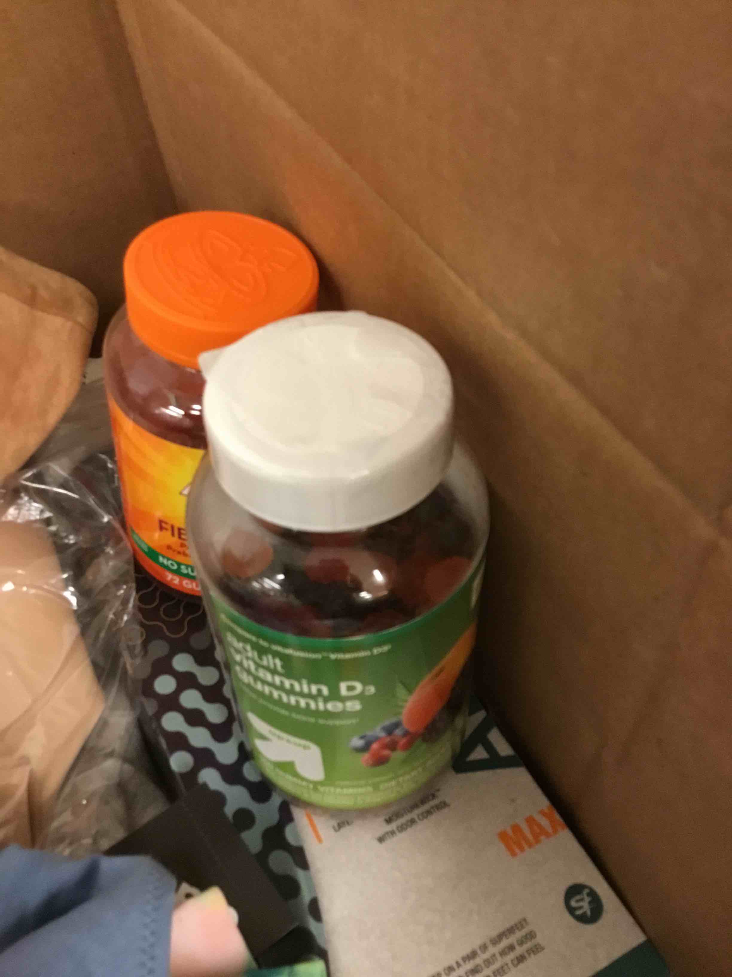 https://s3.amazonaws.com/lotting-images-prod/bidfta/RED4701776_1691076620635.jpeg