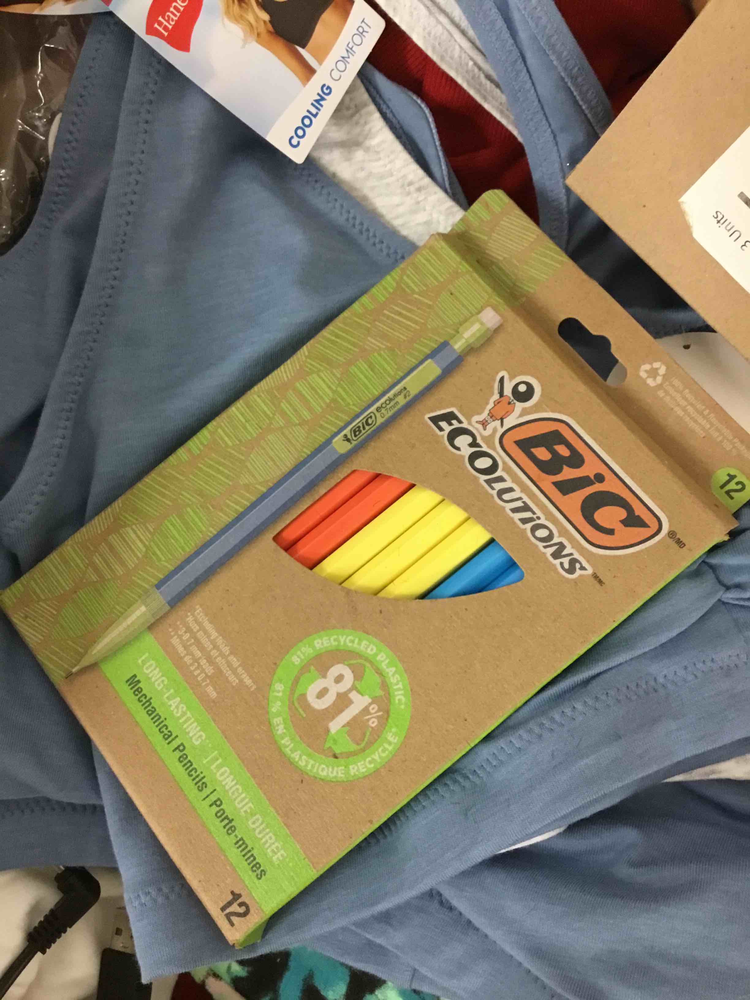 https://s3.amazonaws.com/lotting-images-prod/bidfta/RED4701776_1691076640012.jpeg