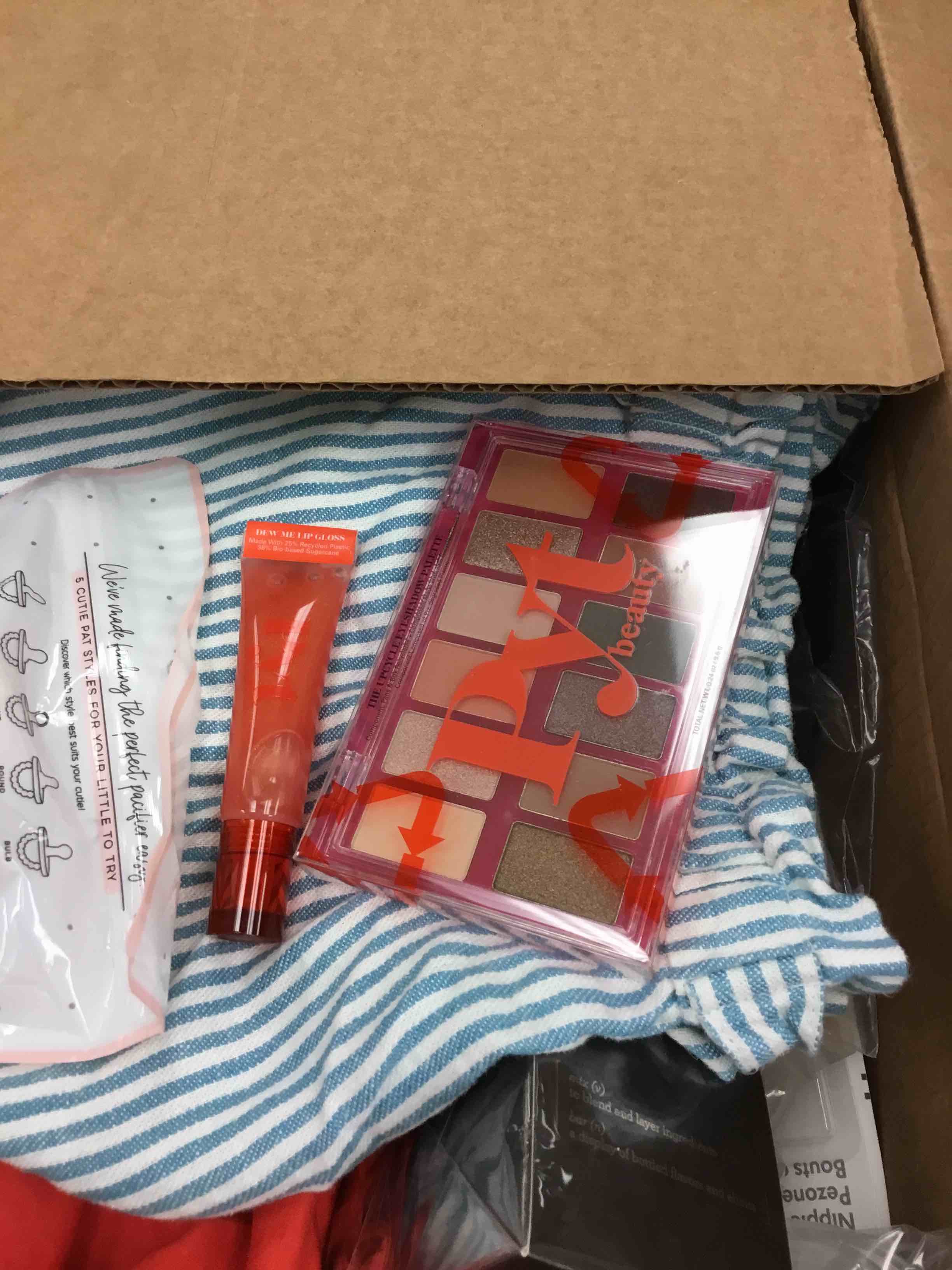 https://s3.amazonaws.com/lotting-images-prod/bidfta/RED4701860_1691091282396.jpeg