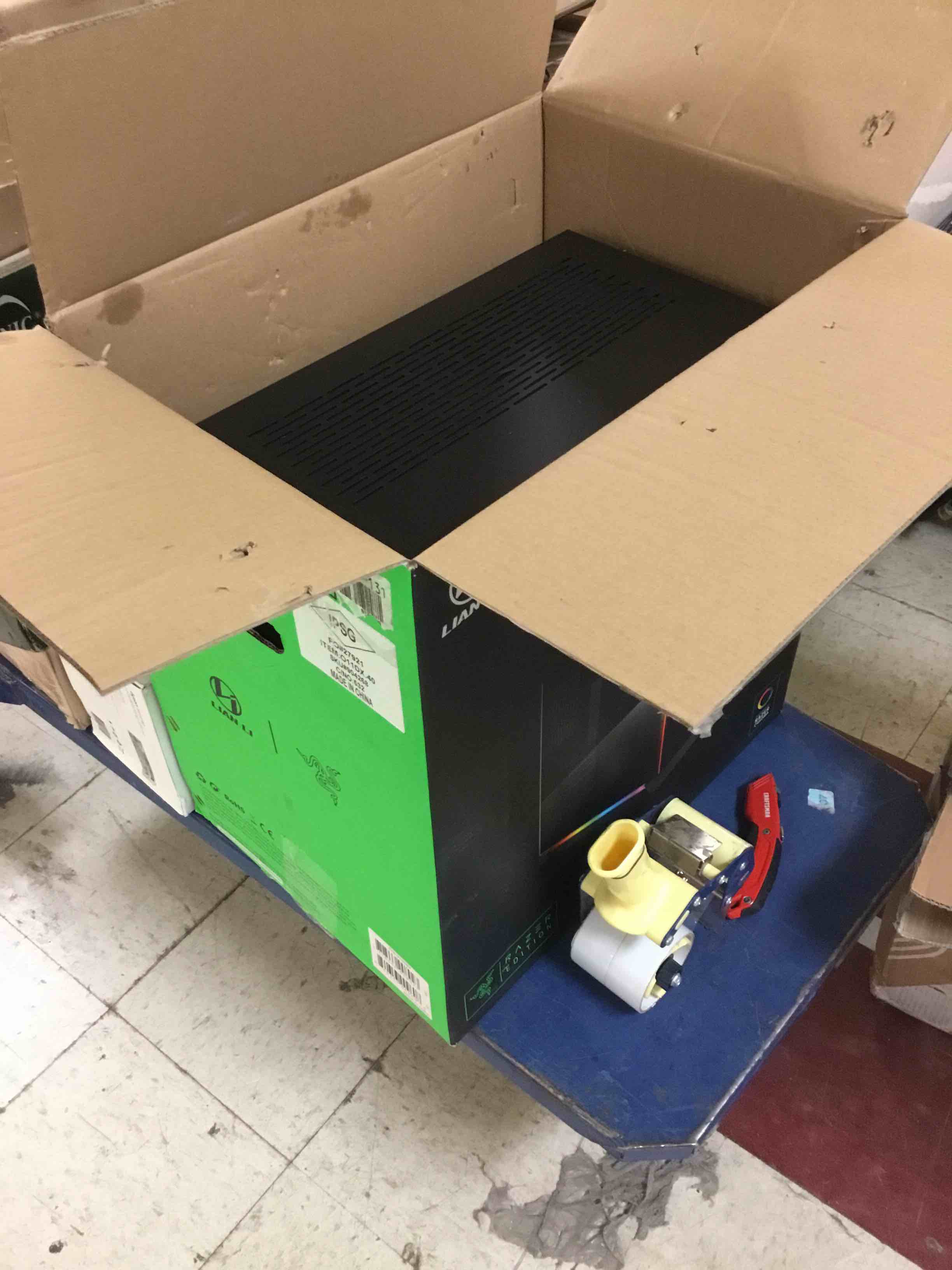 https://s3.amazonaws.com/lotting-images-prod/bidfta/RED4703319_1703189995109.jpeg