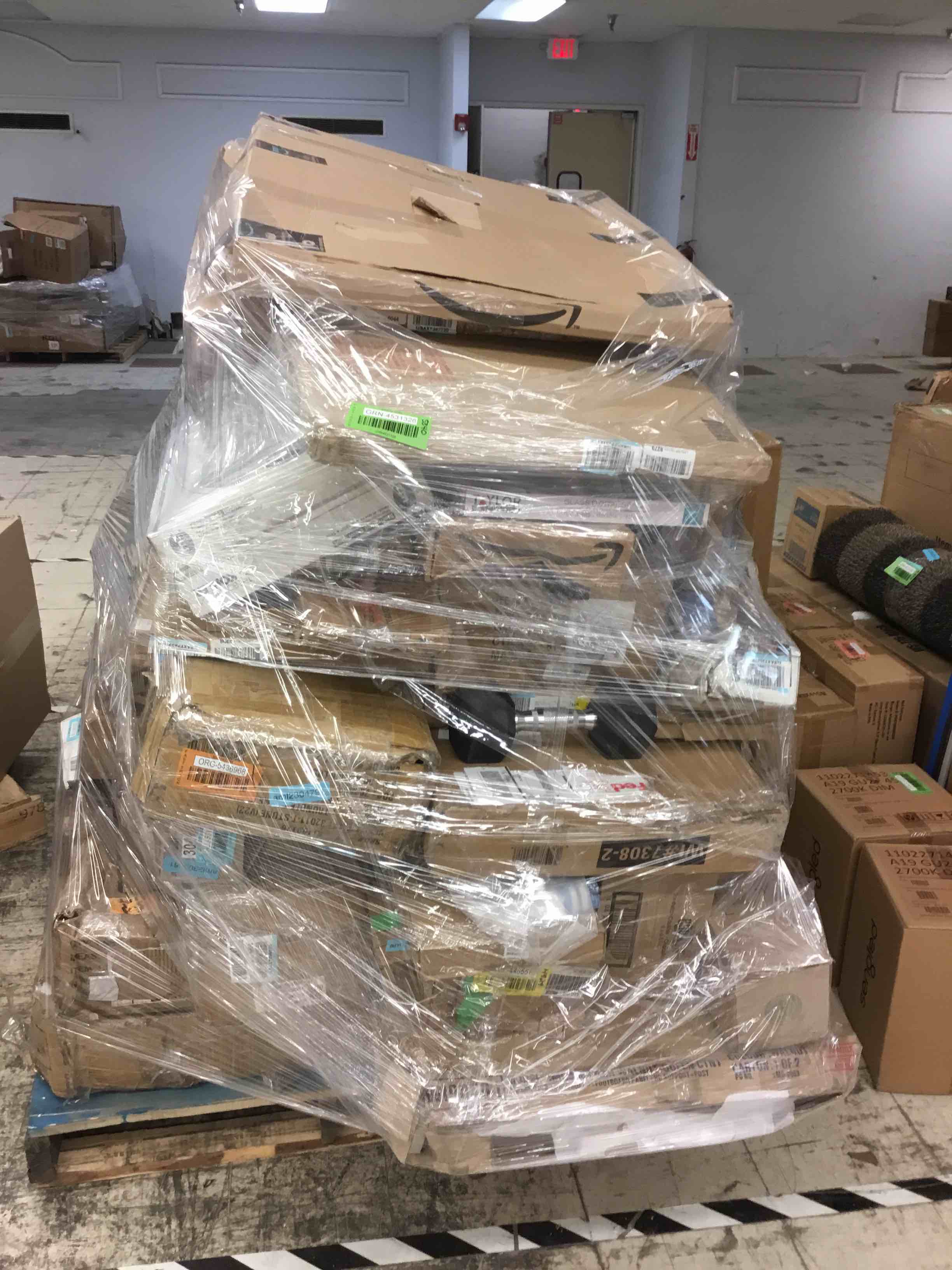 https://s3.amazonaws.com/lotting-images-prod/bidfta/RED4703416_1703262732195.jpeg