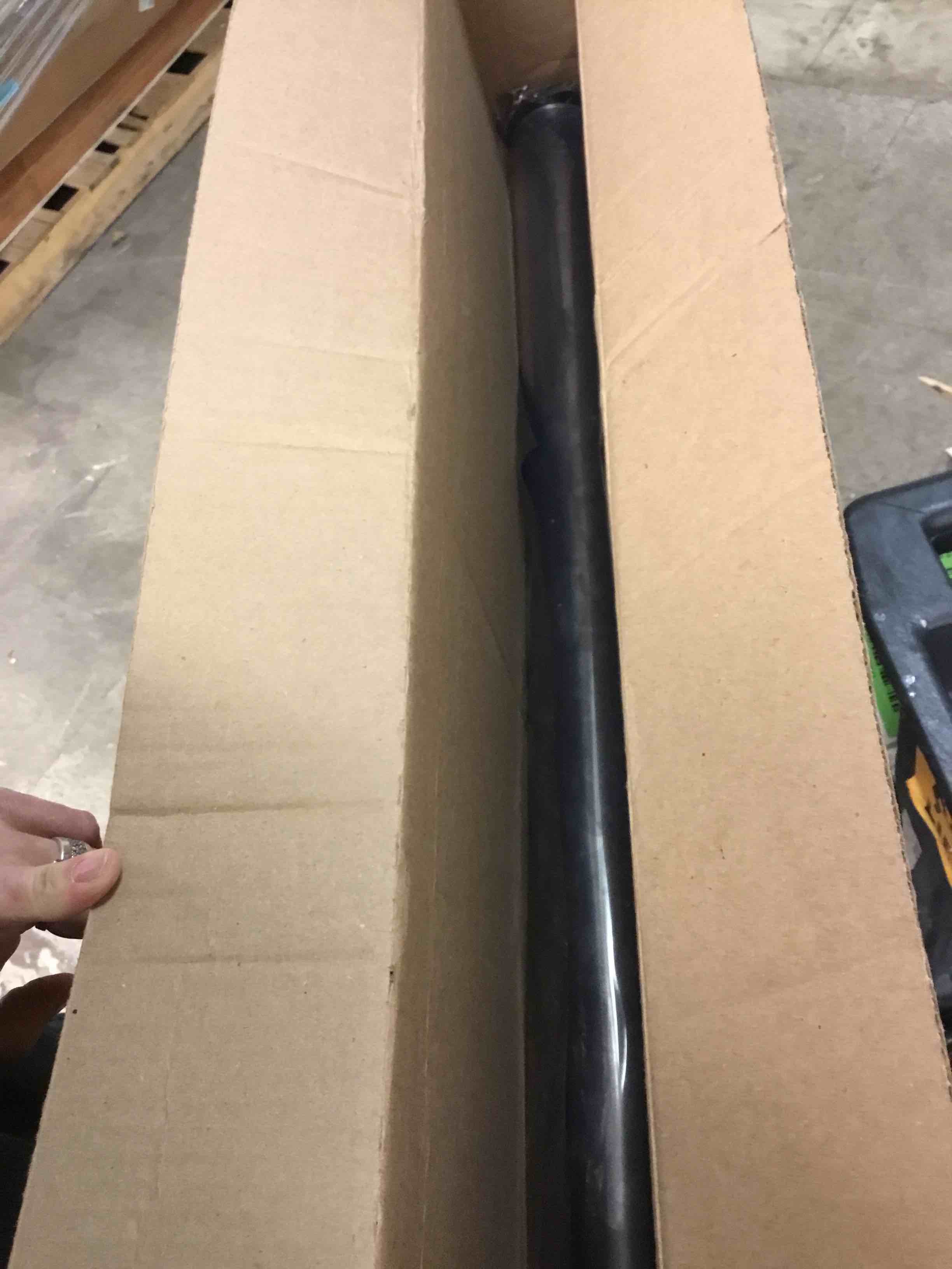 https://s3.amazonaws.com/lotting-images-prod/bidfta/RED4704321_1708359523910.jpeg