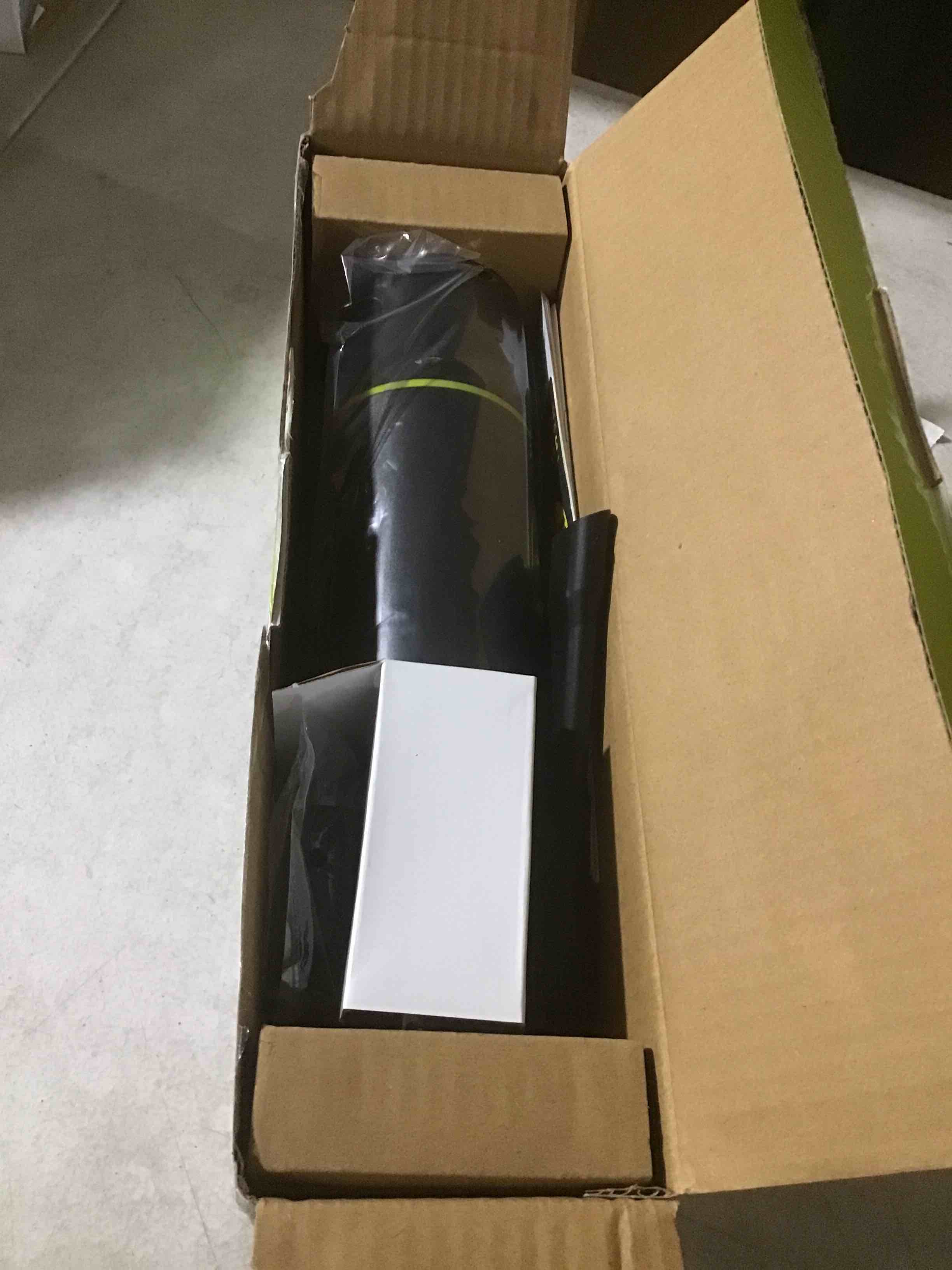 https://s3.amazonaws.com/lotting-images-prod/bidfta/RED4727690_1685020870667.jpeg