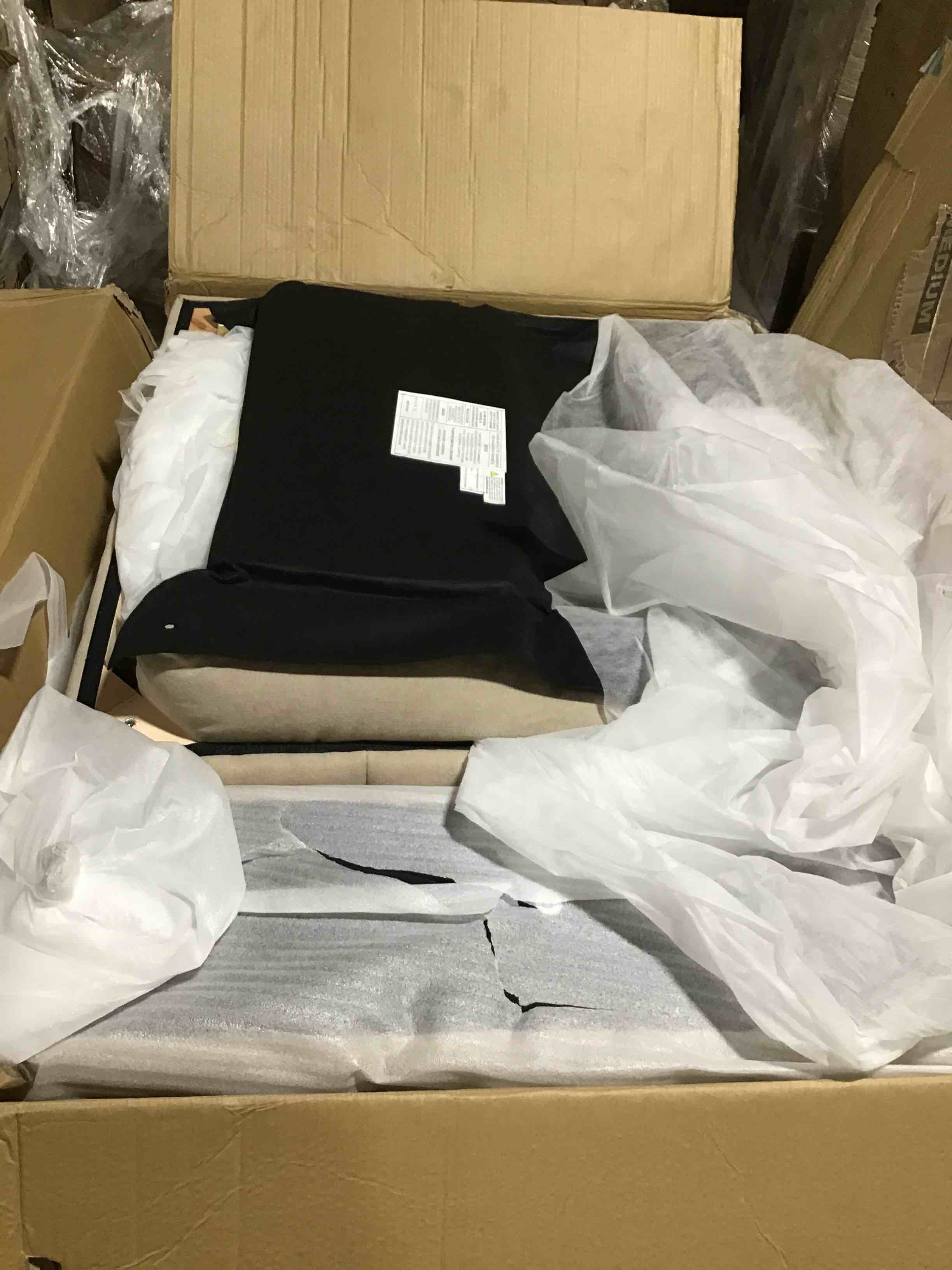 https://s3.amazonaws.com/lotting-images-prod/bidfta/RED4728390_1686927490972.jpeg