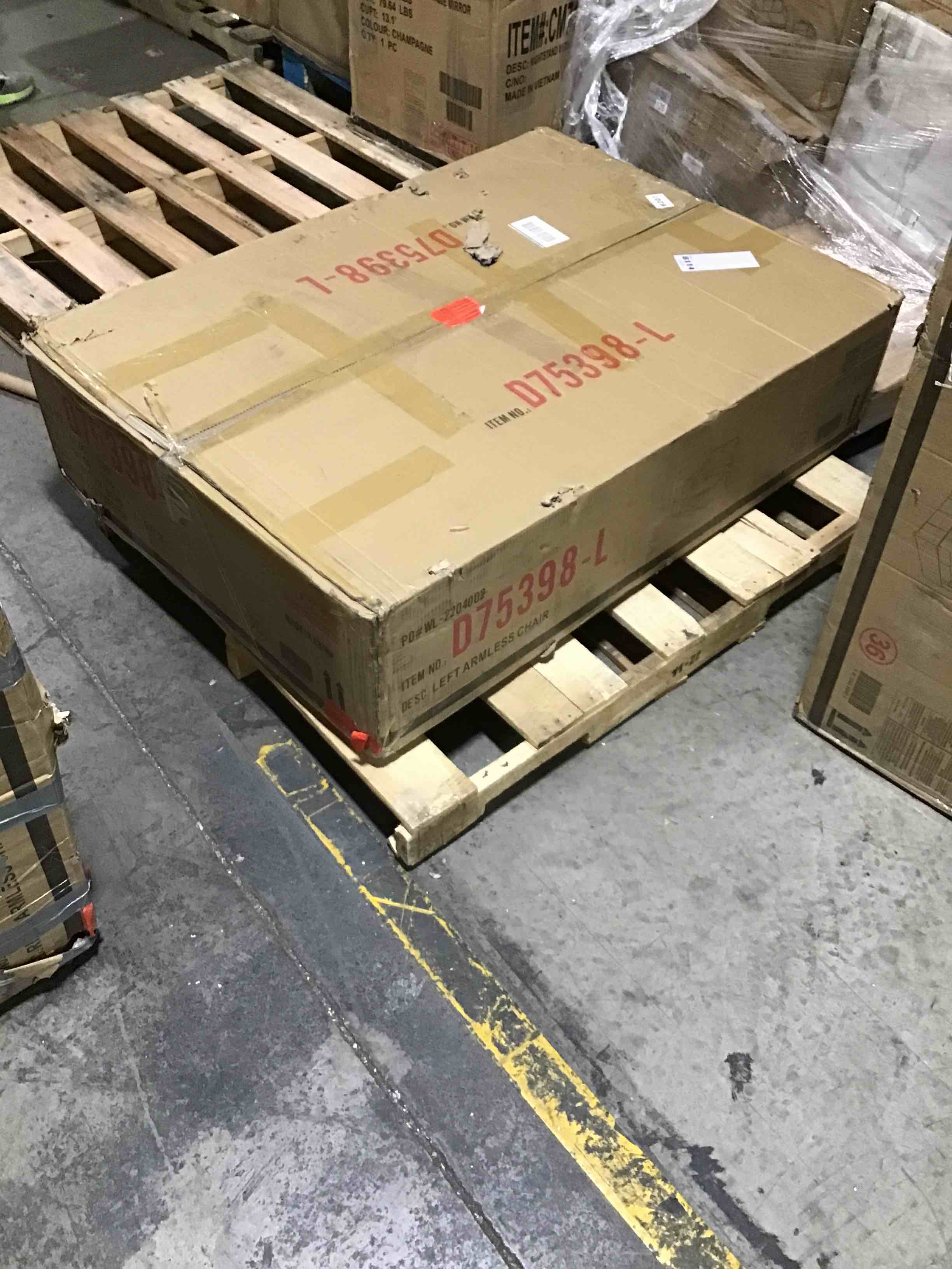 https://s3.amazonaws.com/lotting-images-prod/bidfta/RED4728390_1686927640379.jpeg