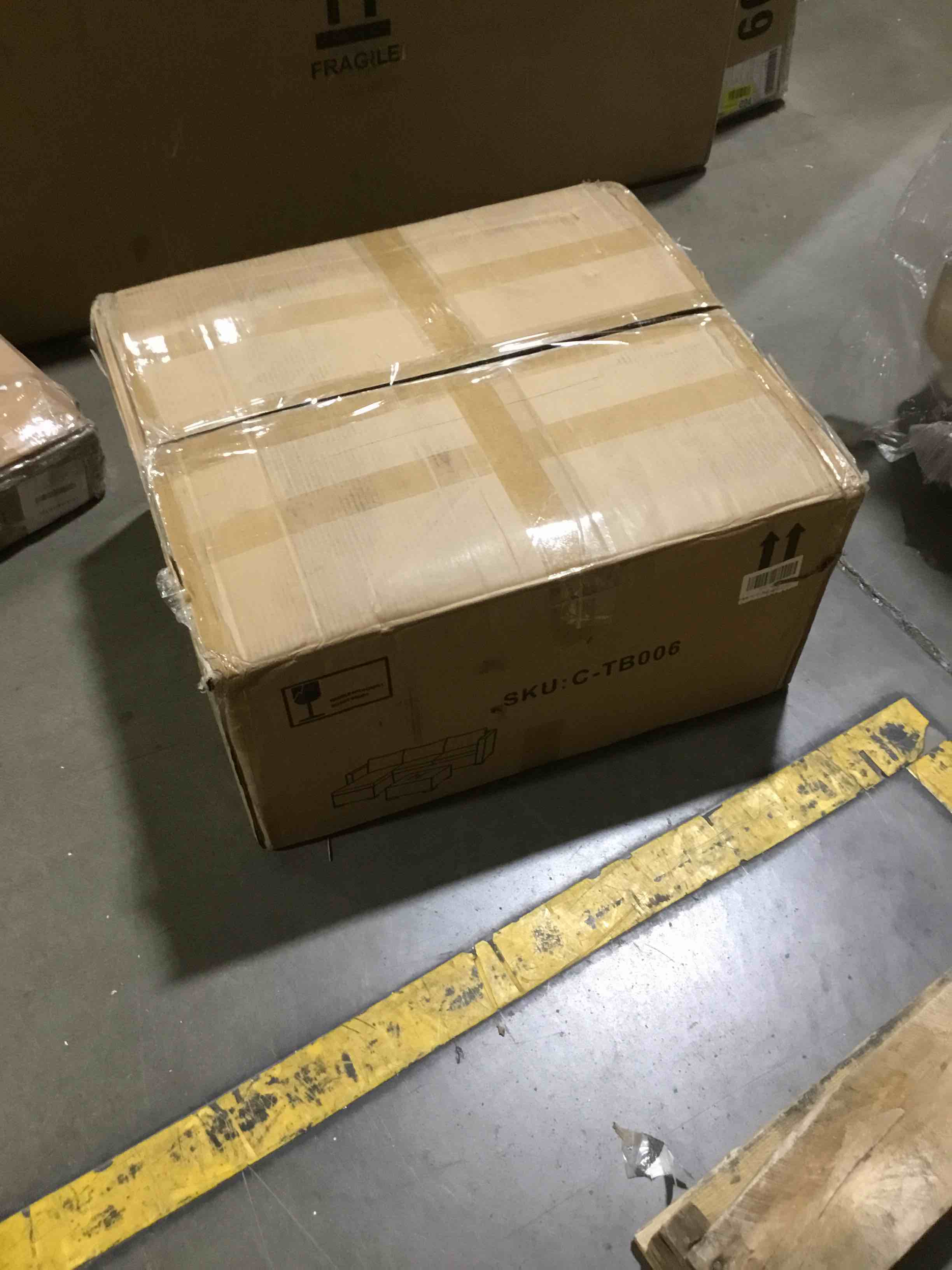 https://s3.amazonaws.com/lotting-images-prod/bidfta/RED4728736_1685465831404.jpeg