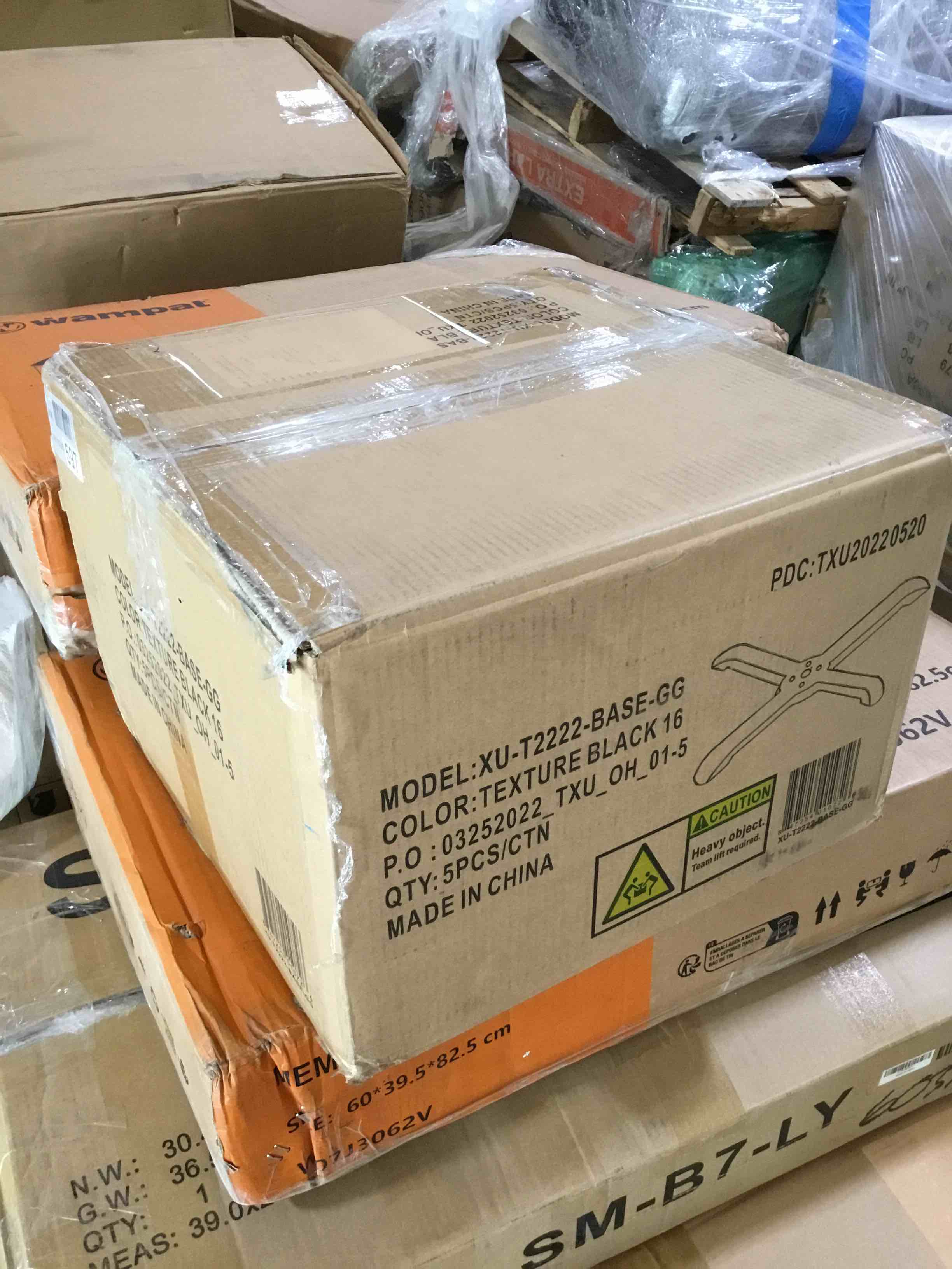 https://s3.amazonaws.com/lotting-images-prod/bidfta/RED4729781_1687791839388.jpeg