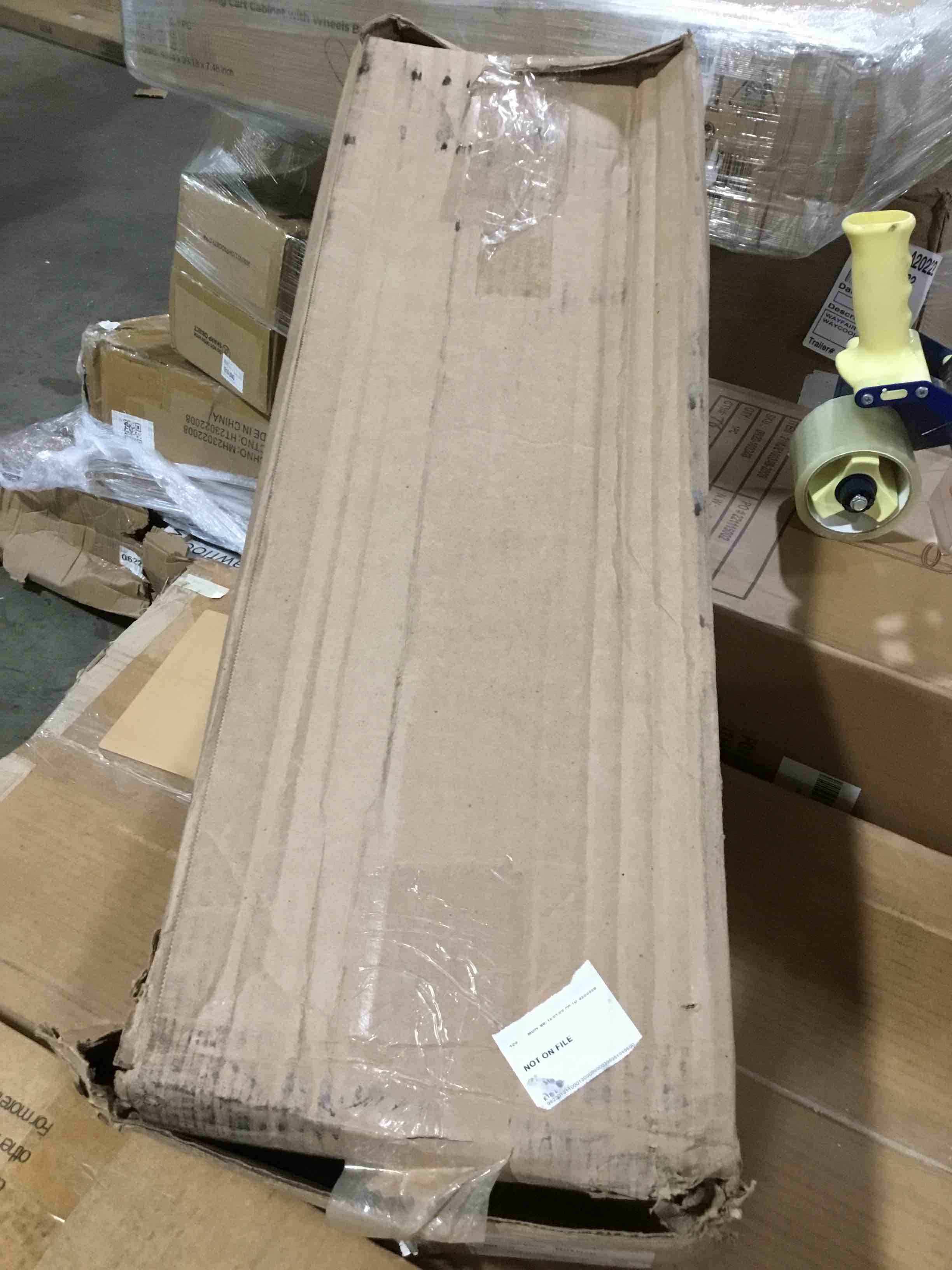 https://s3.amazonaws.com/lotting-images-prod/bidfta/RED4729919_1688043392405.jpeg