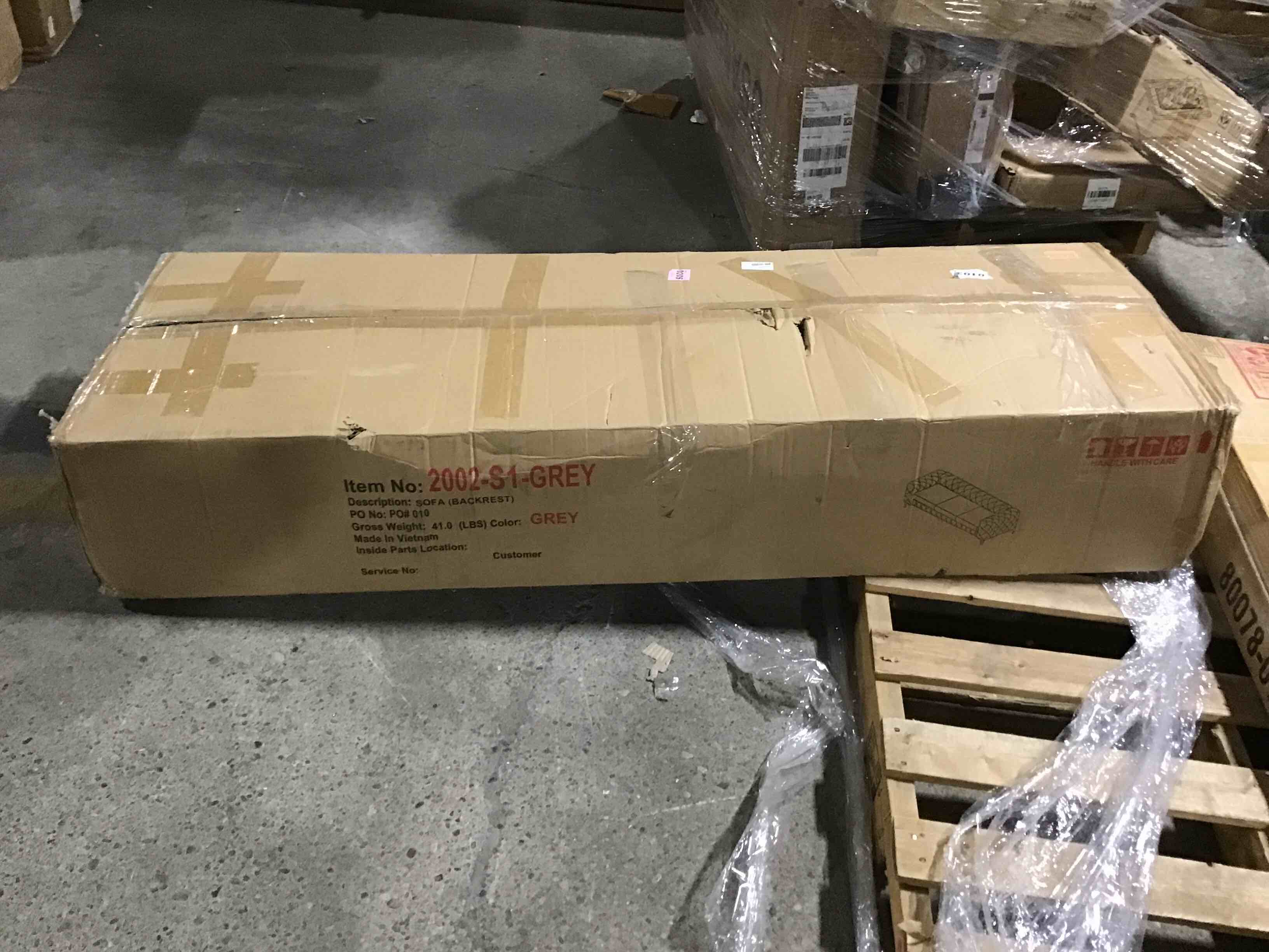 https://s3.amazonaws.com/lotting-images-prod/bidfta/RED4732350_1685644336521.jpeg