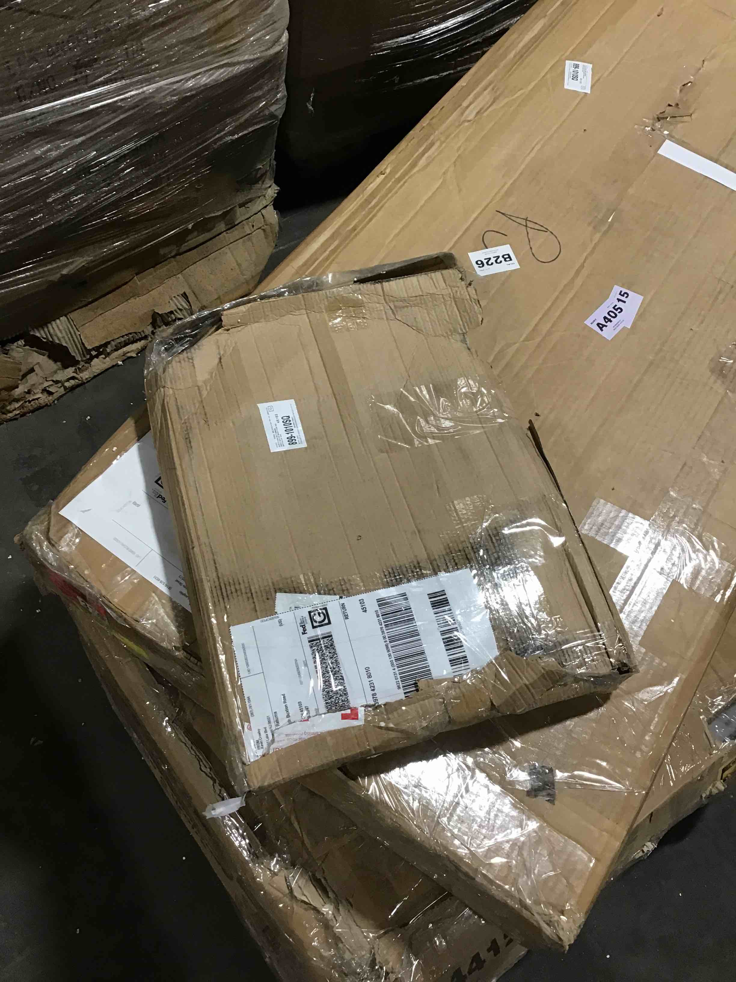 https://s3.amazonaws.com/lotting-images-prod/bidfta/RED4732421_1685972006797.jpeg