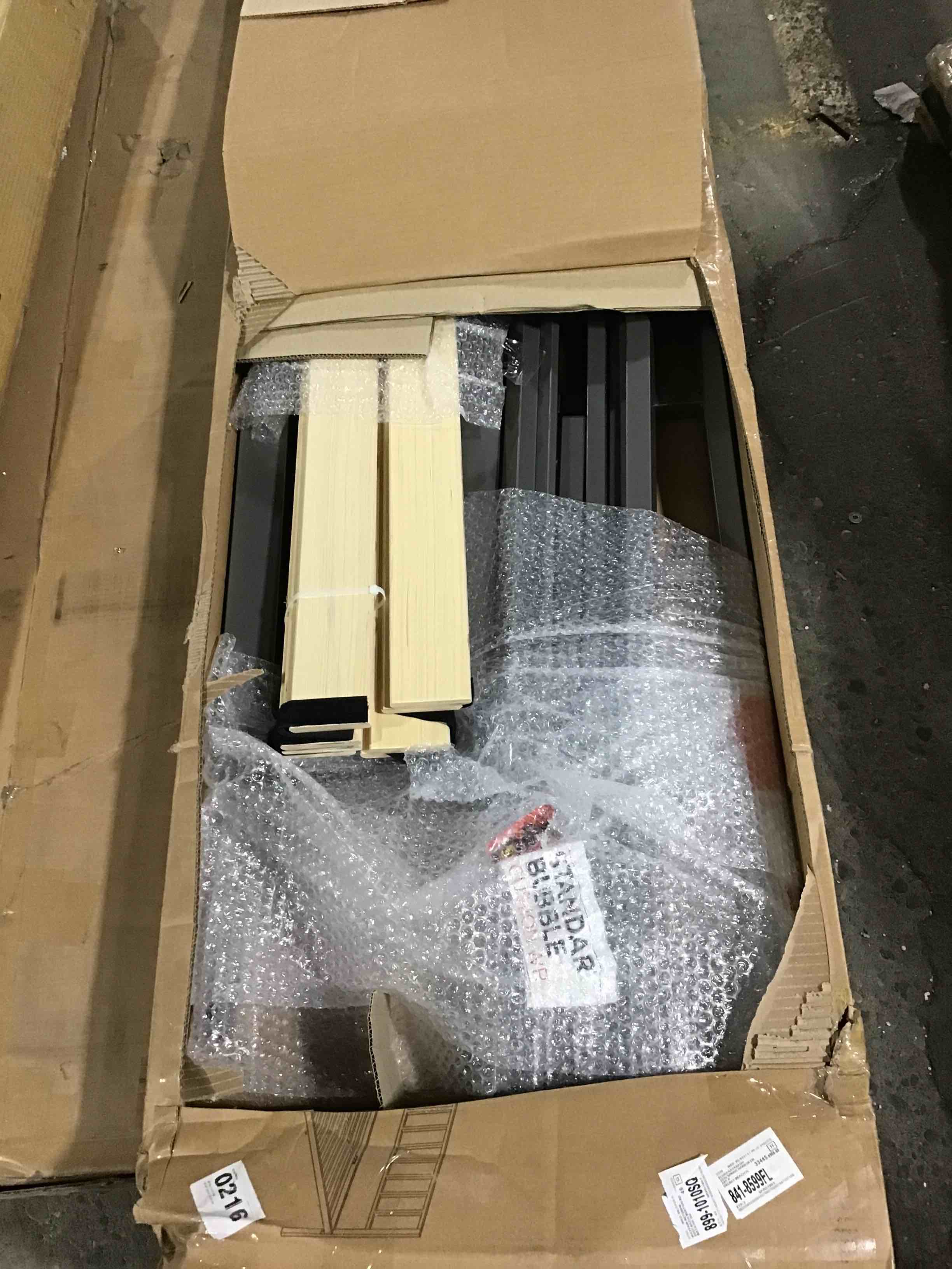 https://s3.amazonaws.com/lotting-images-prod/bidfta/RED4732511_1686076370146.jpeg