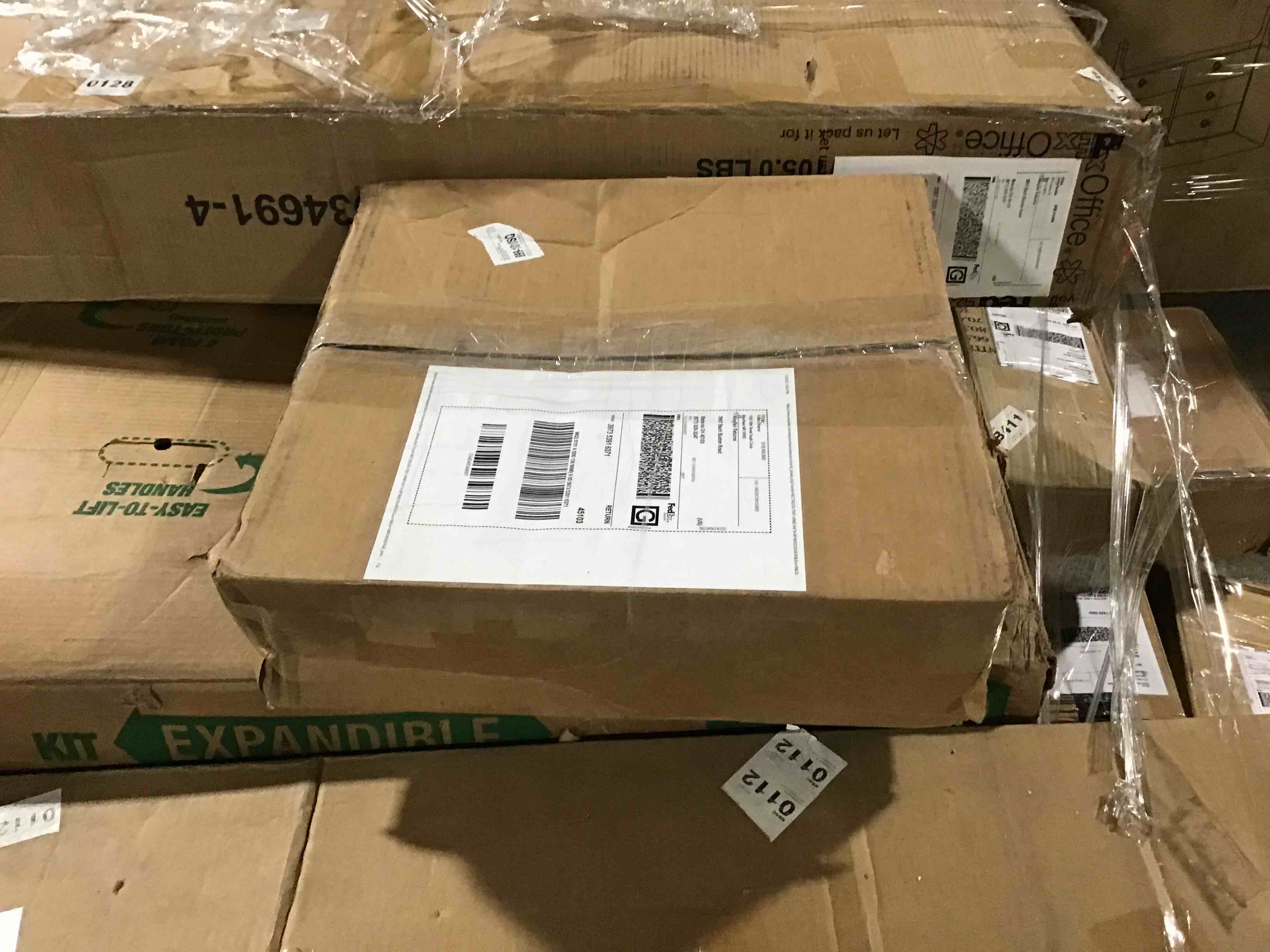 https://s3.amazonaws.com/lotting-images-prod/bidfta/RED4732744_1686764919072.jpeg