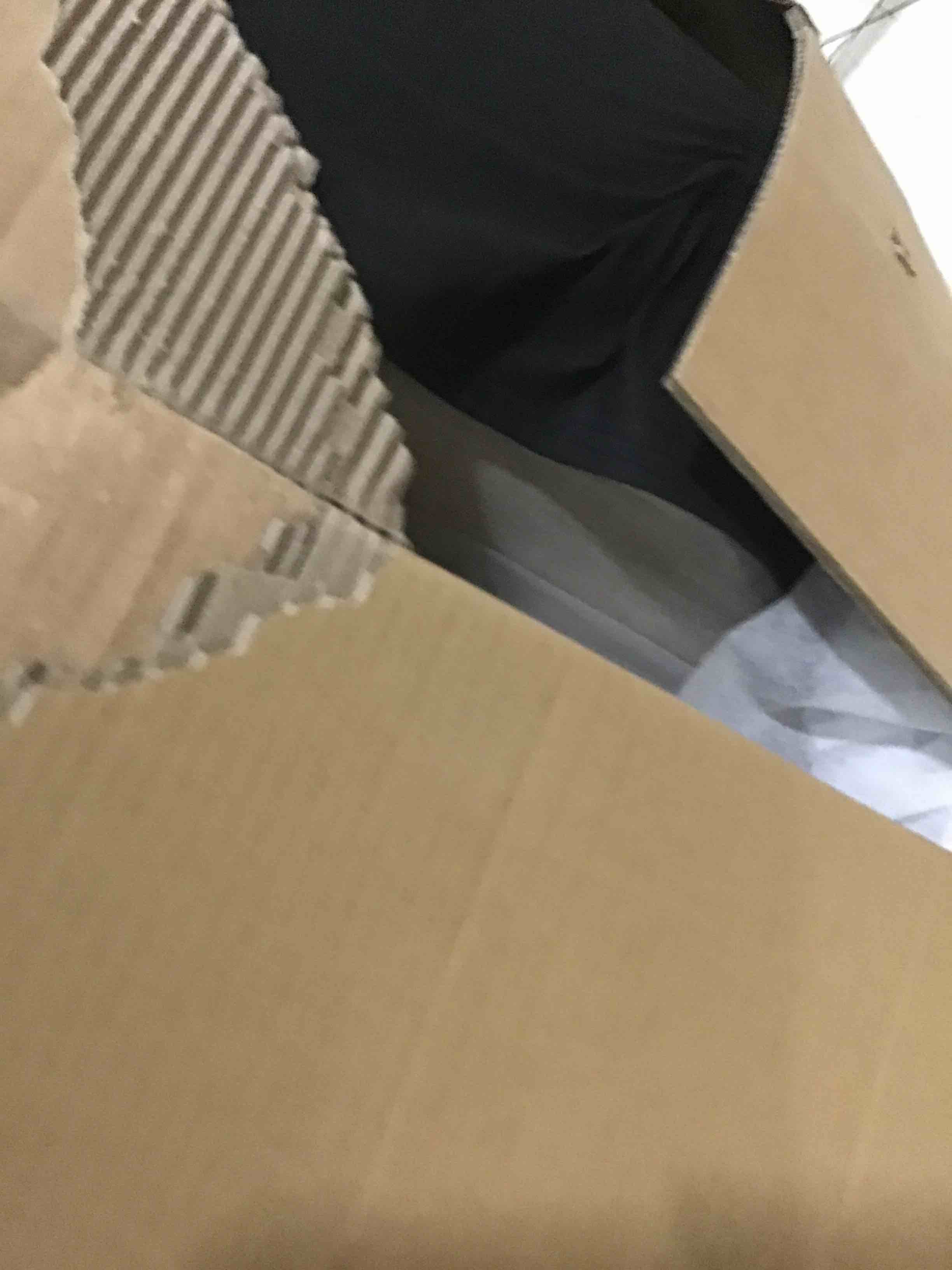 https://s3.amazonaws.com/lotting-images-prod/bidfta/RED4734033_1685969253606.jpeg