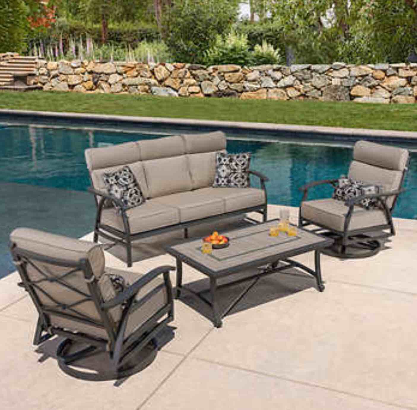 SunVilla Kingston 4-piece Outdoor Patio Seating Set(incomplete box 1/2)