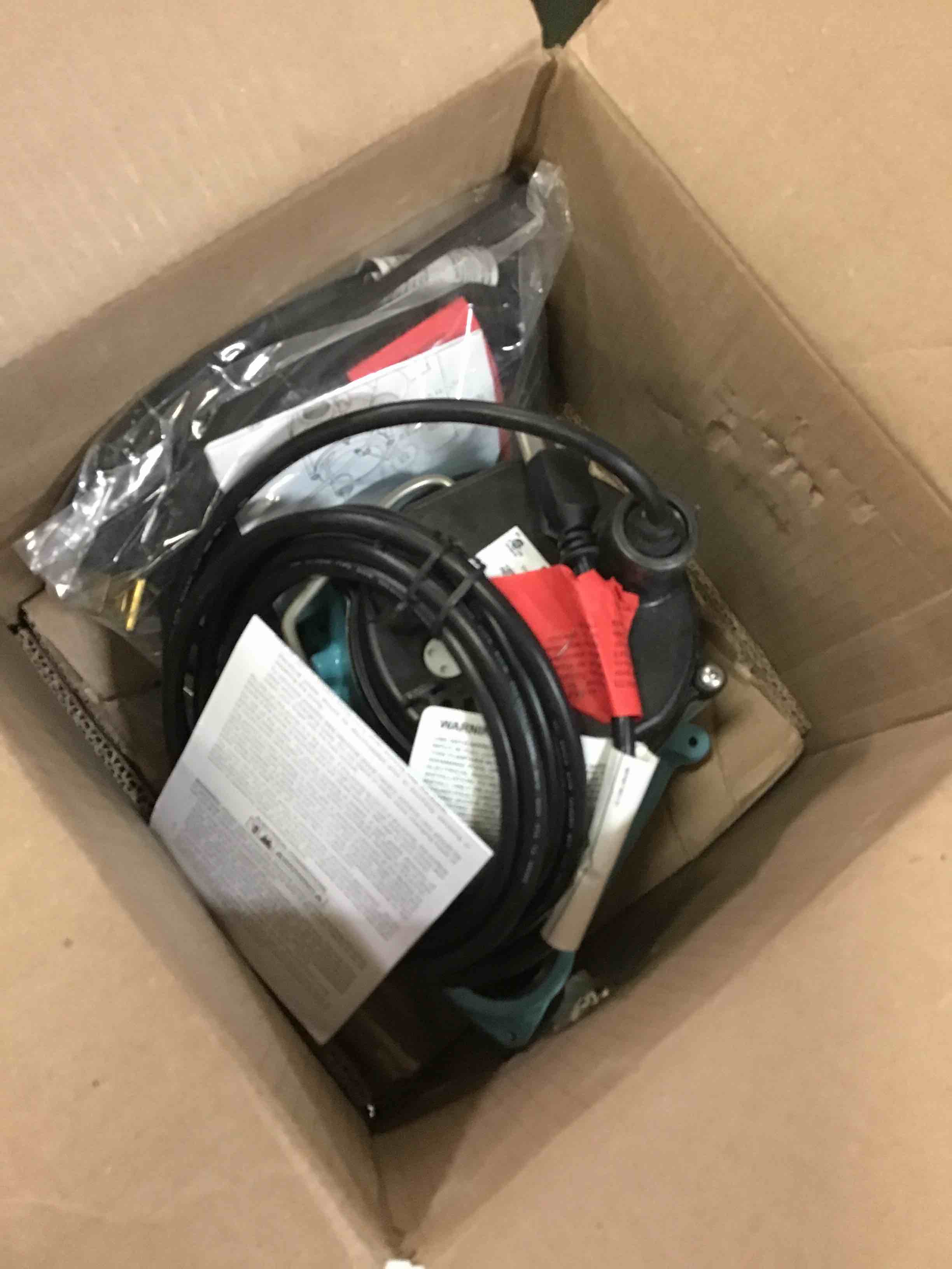 https://s3.amazonaws.com/lotting-images-prod/bidfta/RED4736687_1689002218578.jpeg