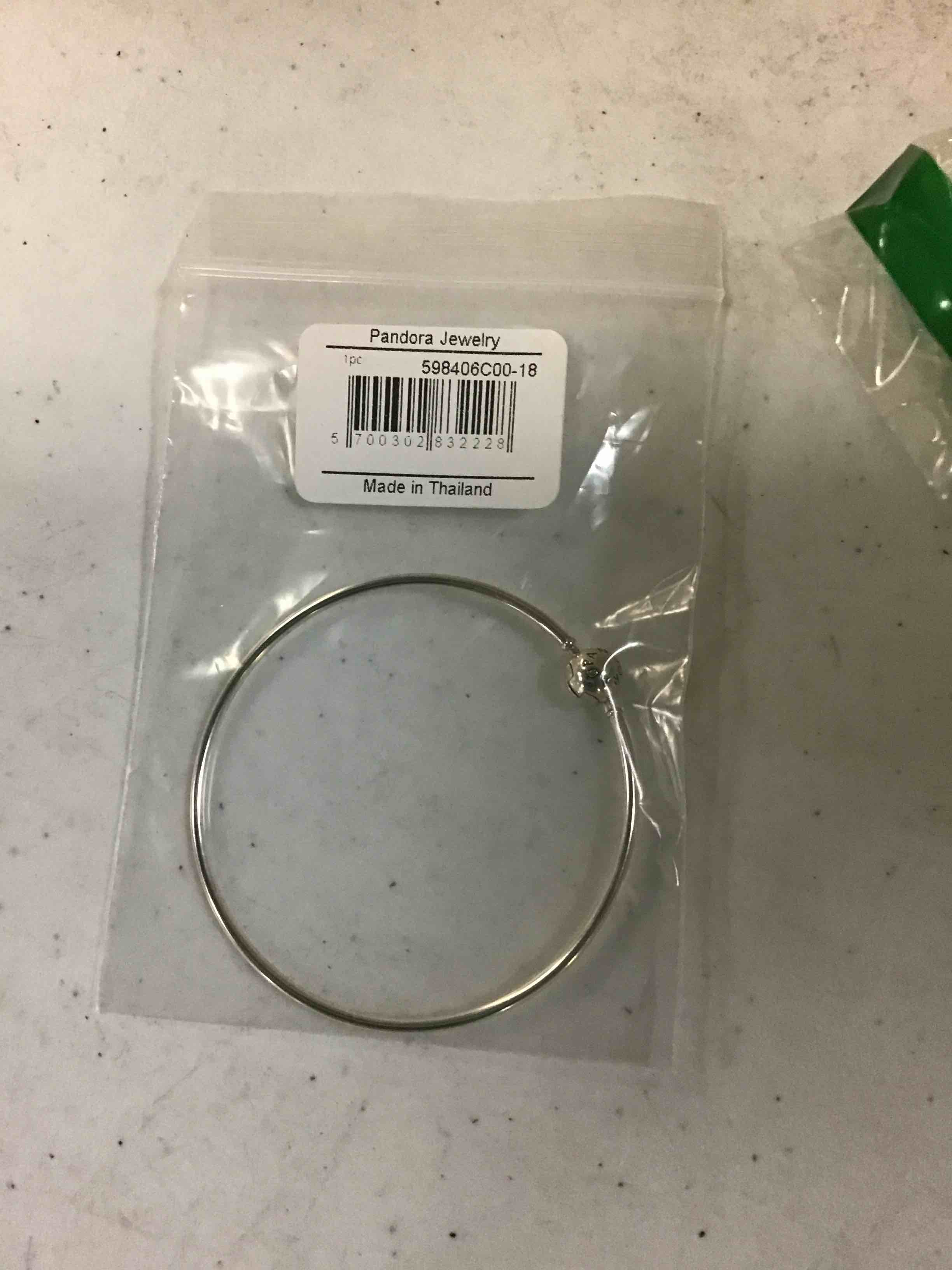 https://s3.amazonaws.com/lotting-images-prod/bidfta/RED4736823_1689077960977.jpeg