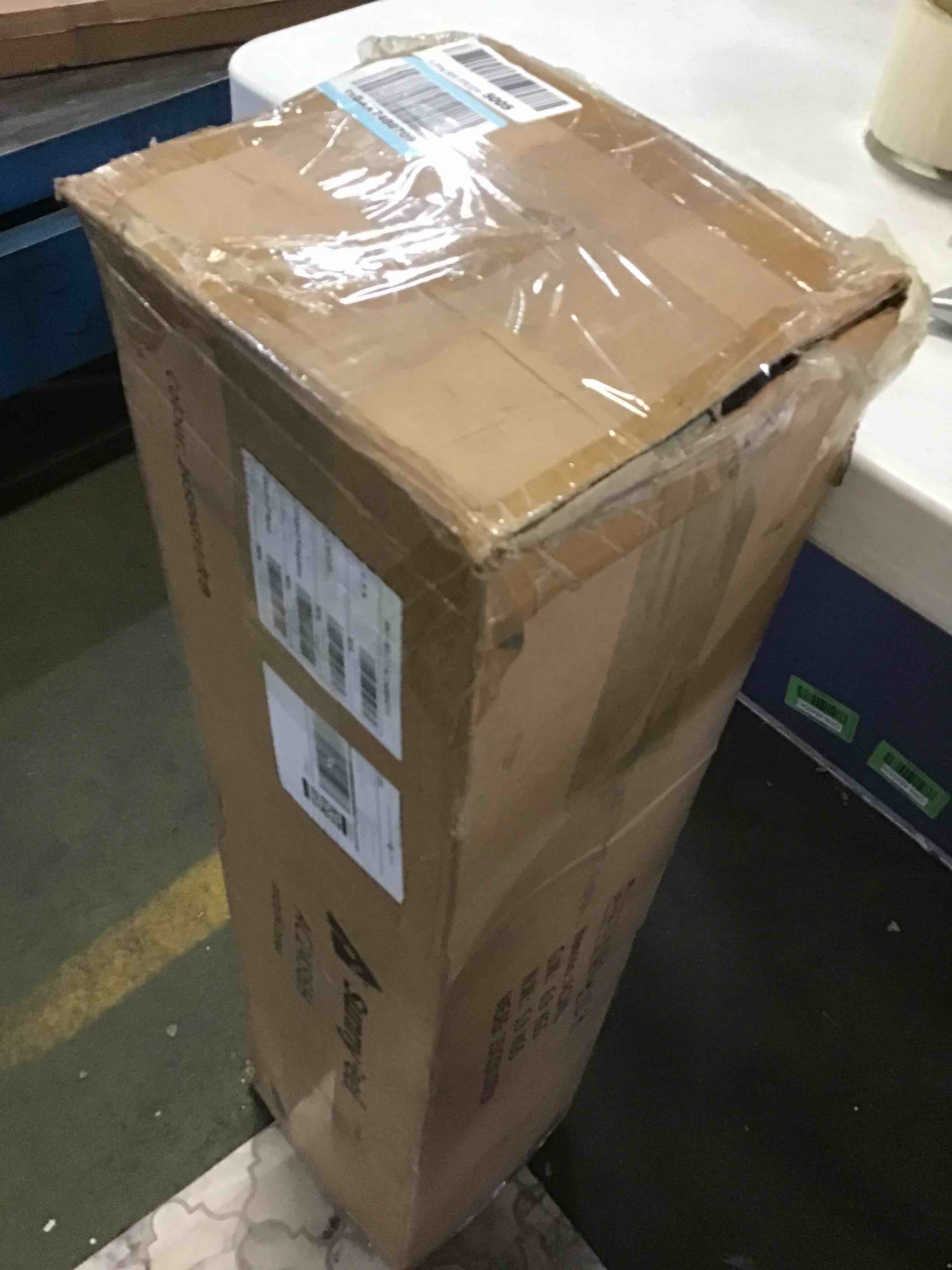 https://s3.amazonaws.com/lotting-images-prod/bidfta/RED4737819_1689005805284.jpeg
