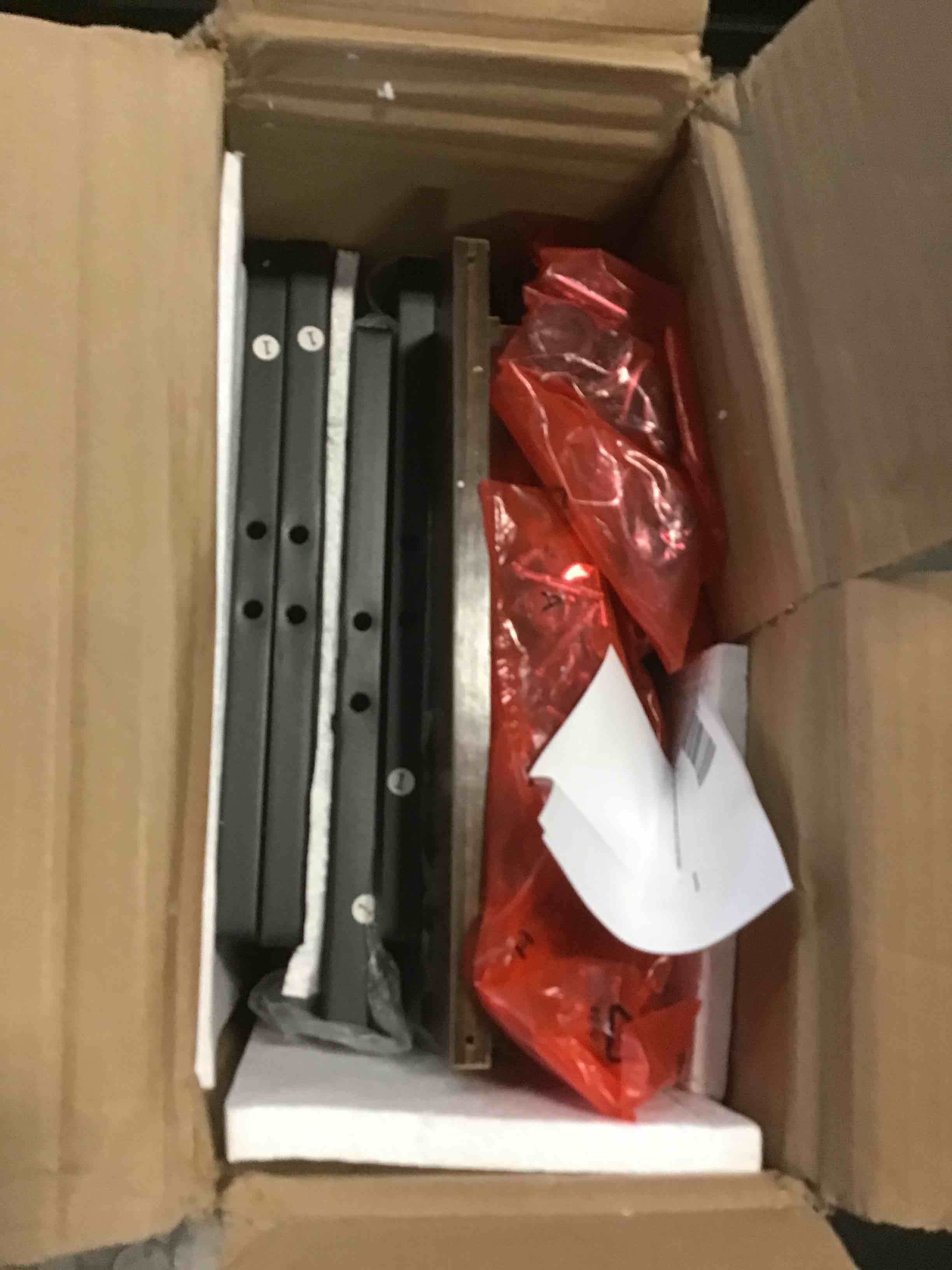 https://s3.amazonaws.com/lotting-images-prod/bidfta/RED4737820_1689005855019.jpeg