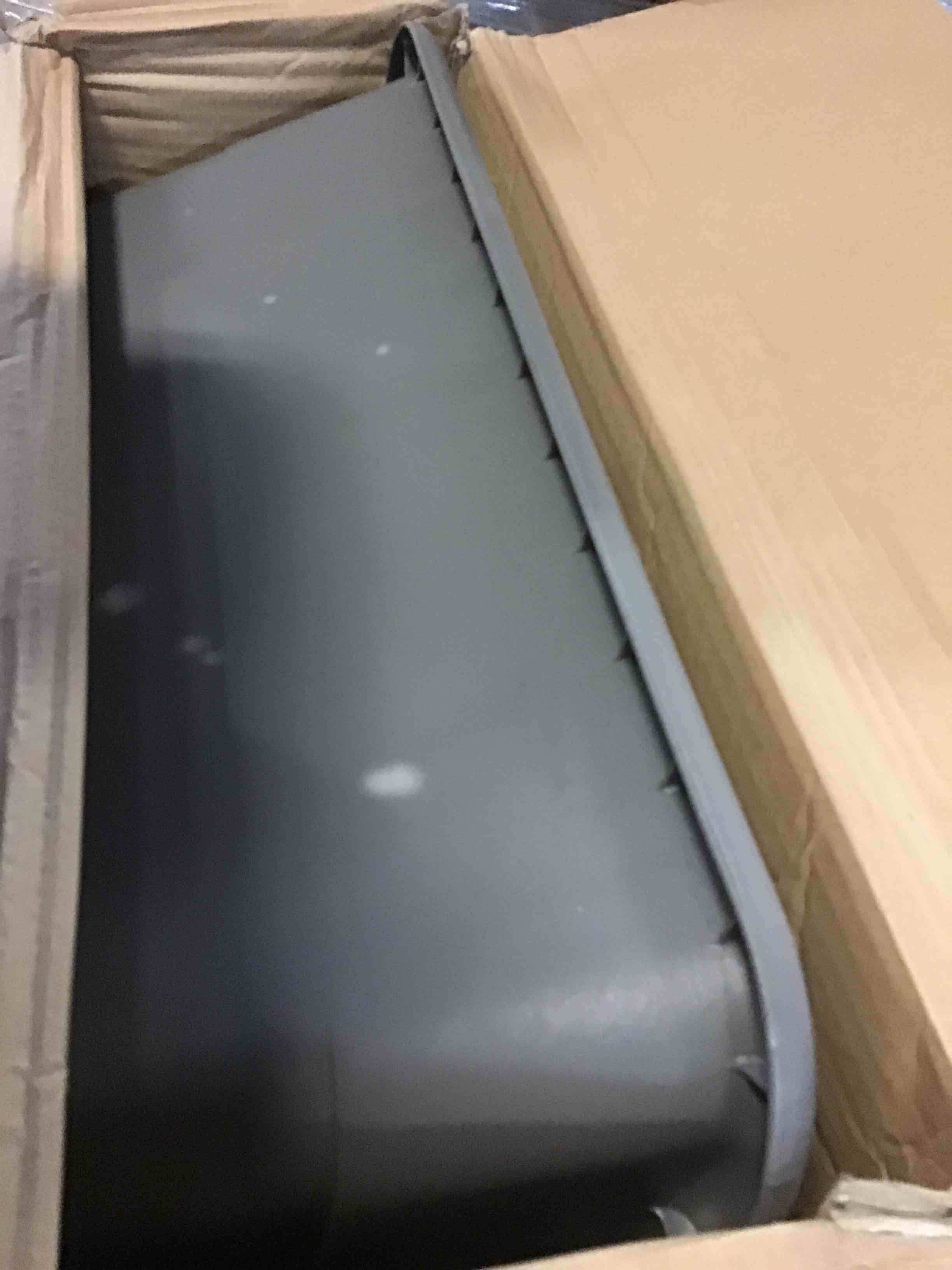 https://s3.amazonaws.com/lotting-images-prod/bidfta/RED4738010_1689091128509.jpeg