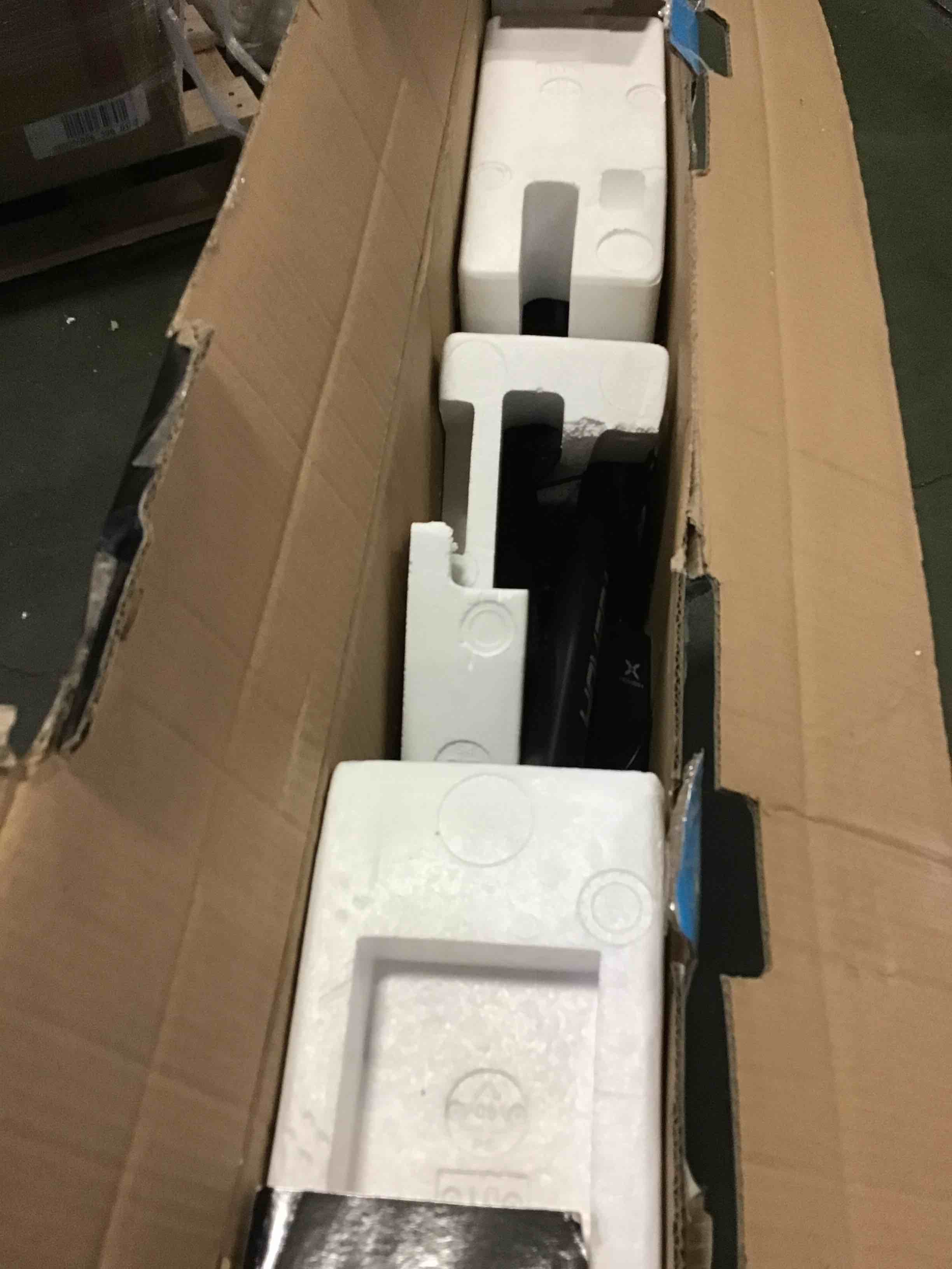 https://s3.amazonaws.com/lotting-images-prod/bidfta/RED4738164_1689167493893.jpeg