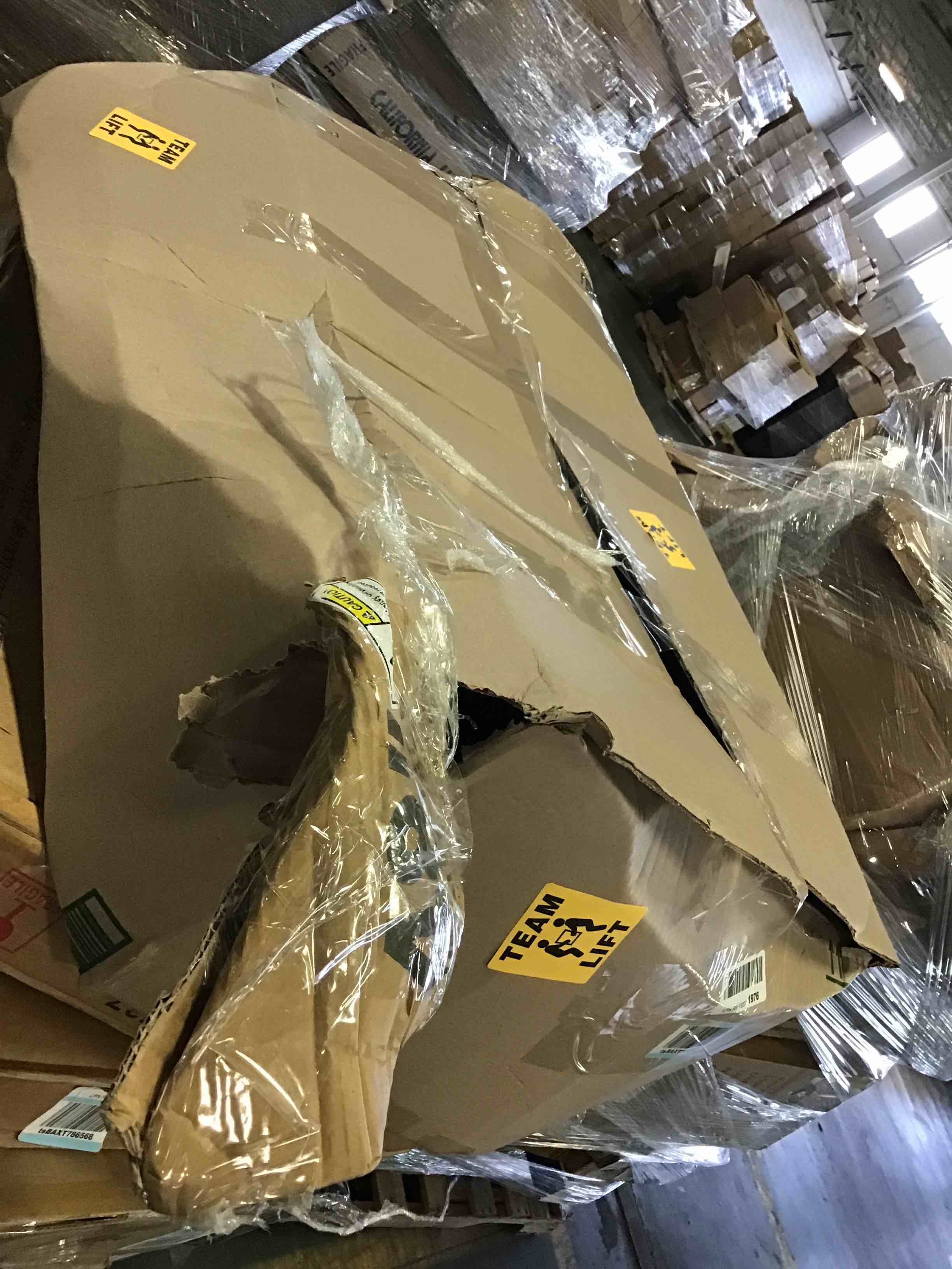 https://s3.amazonaws.com/lotting-images-prod/bidfta/RED4738169_1689168022490.jpeg