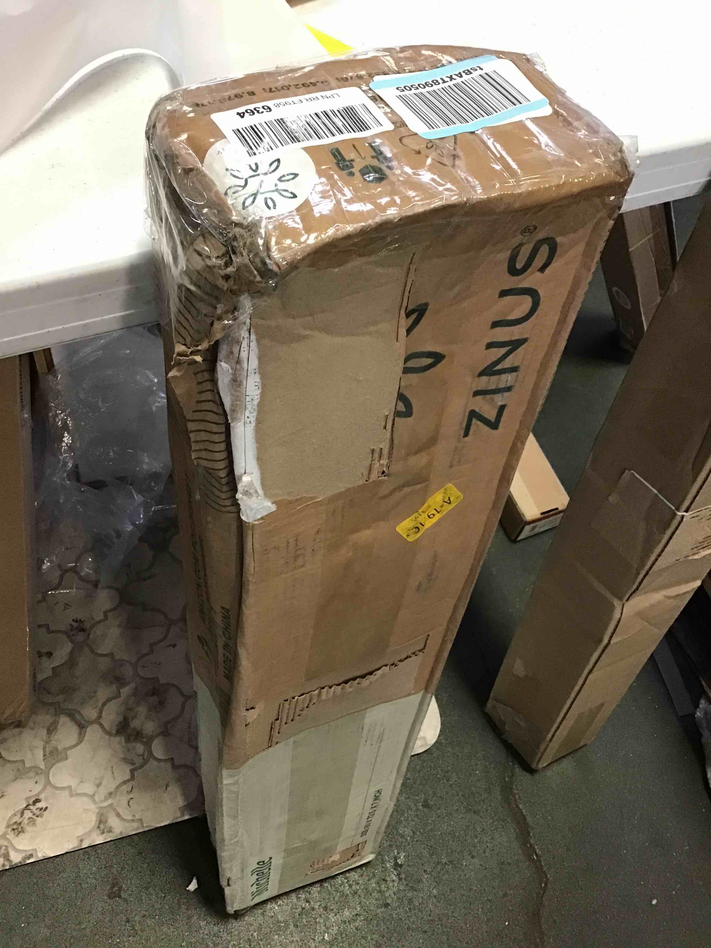 https://s3.amazonaws.com/lotting-images-prod/bidfta/RED4738177_1689168869390.jpeg