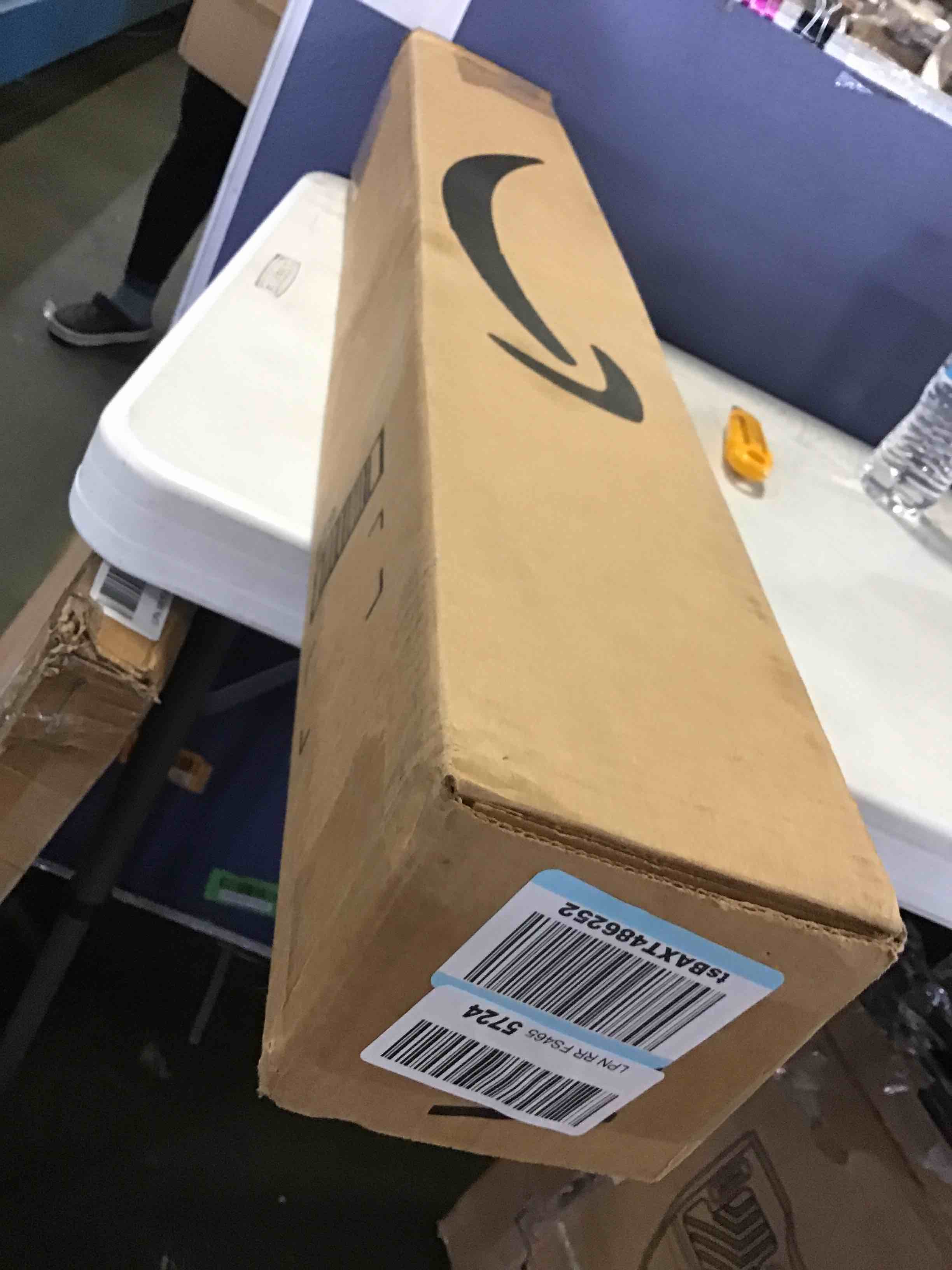 https://s3.amazonaws.com/lotting-images-prod/bidfta/RED4738606_1689341542729.jpeg