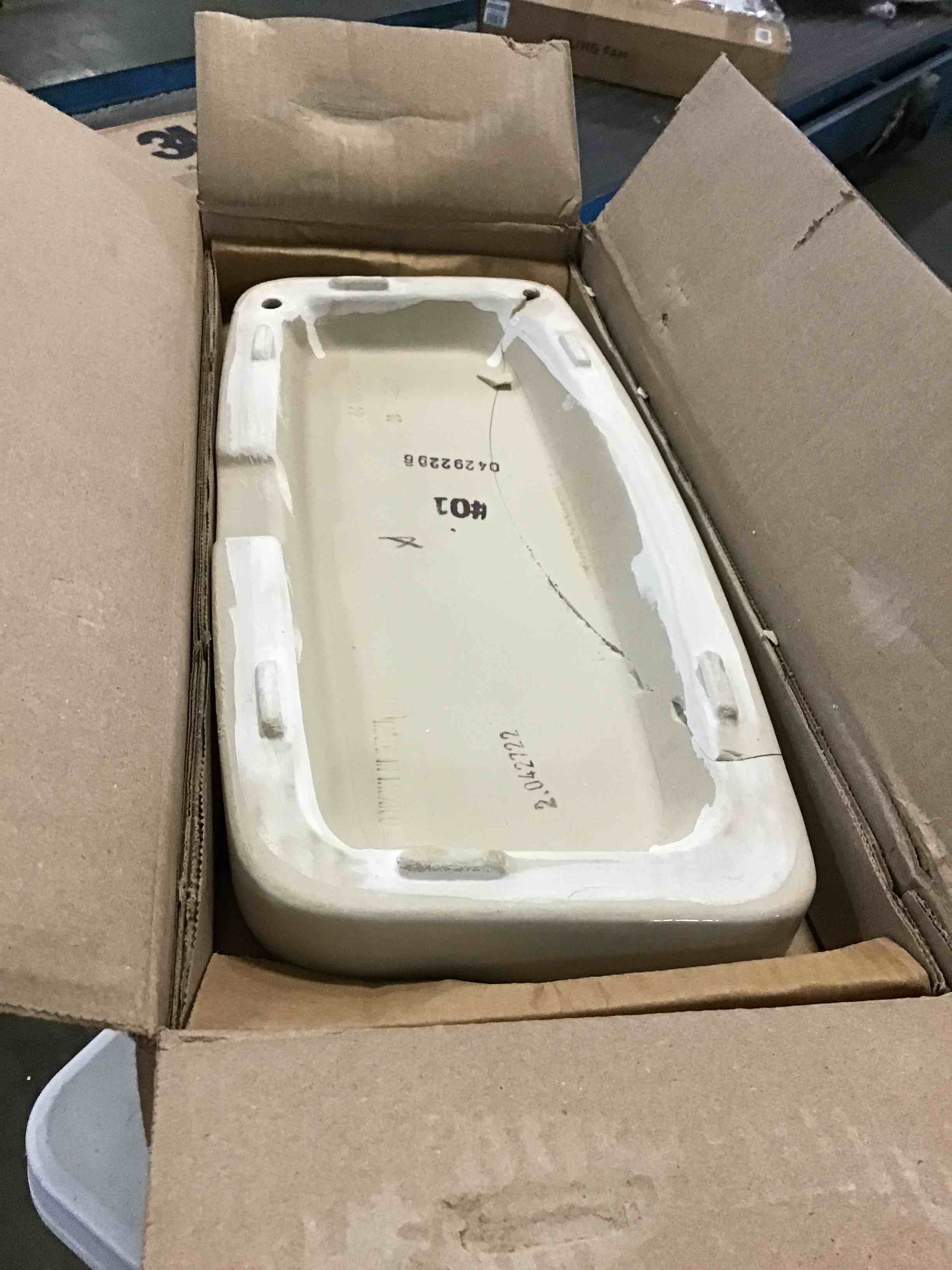 https://s3.amazonaws.com/lotting-images-prod/bidfta/RED4738931_1689615531978.jpeg