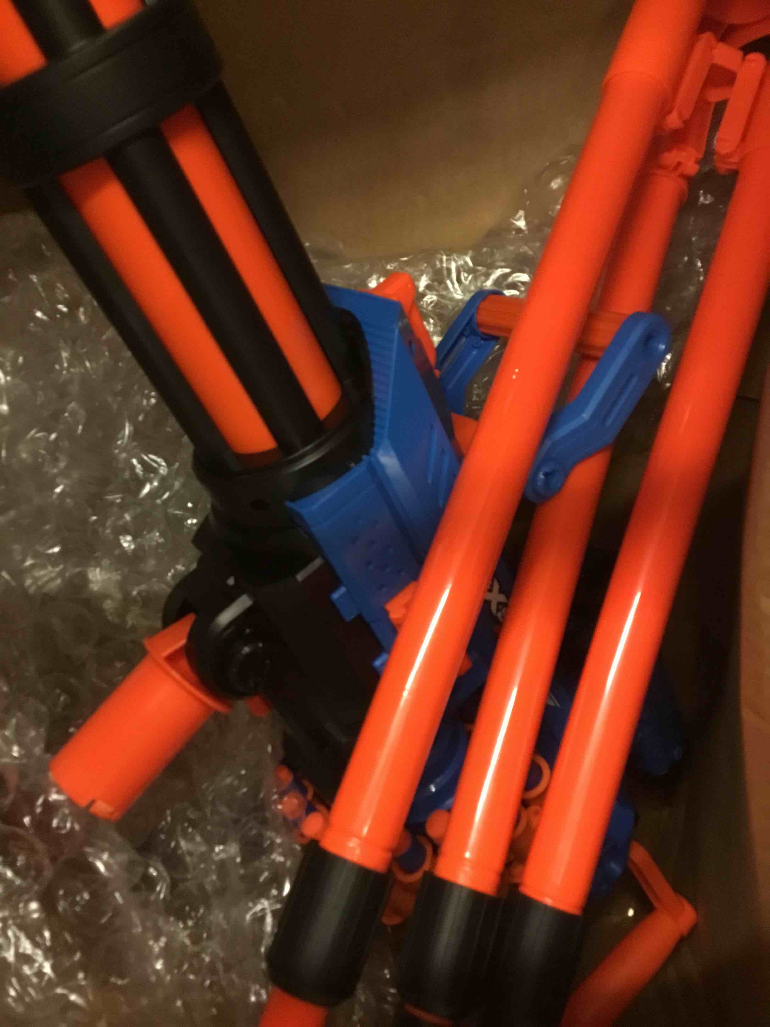https://s3.amazonaws.com/lotting-images-prod/bidfta/RED4746255_1699295430256.jpeg