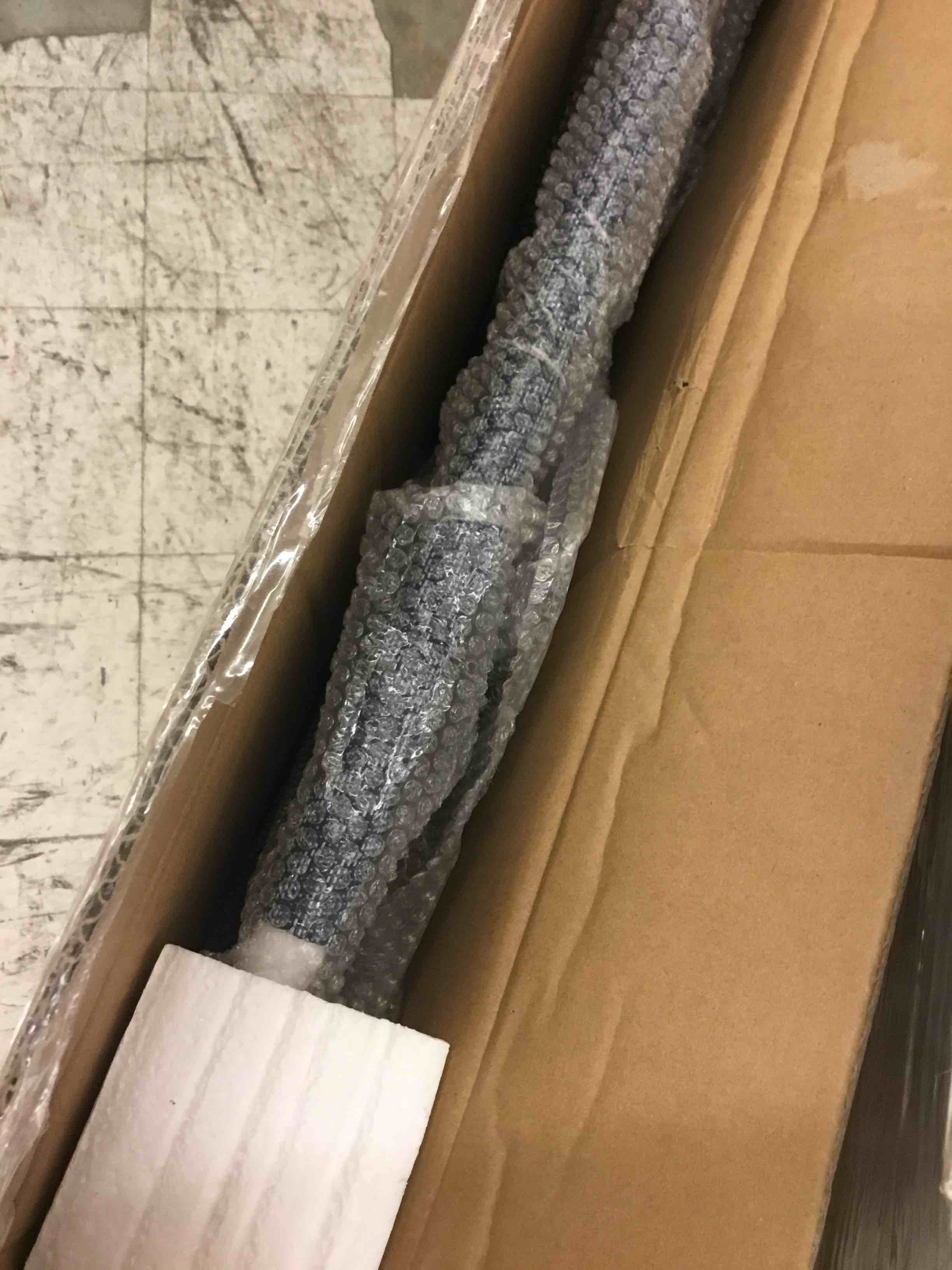 https://s3.amazonaws.com/lotting-images-prod/bidfta/RED4747865_1692209043617.jpeg