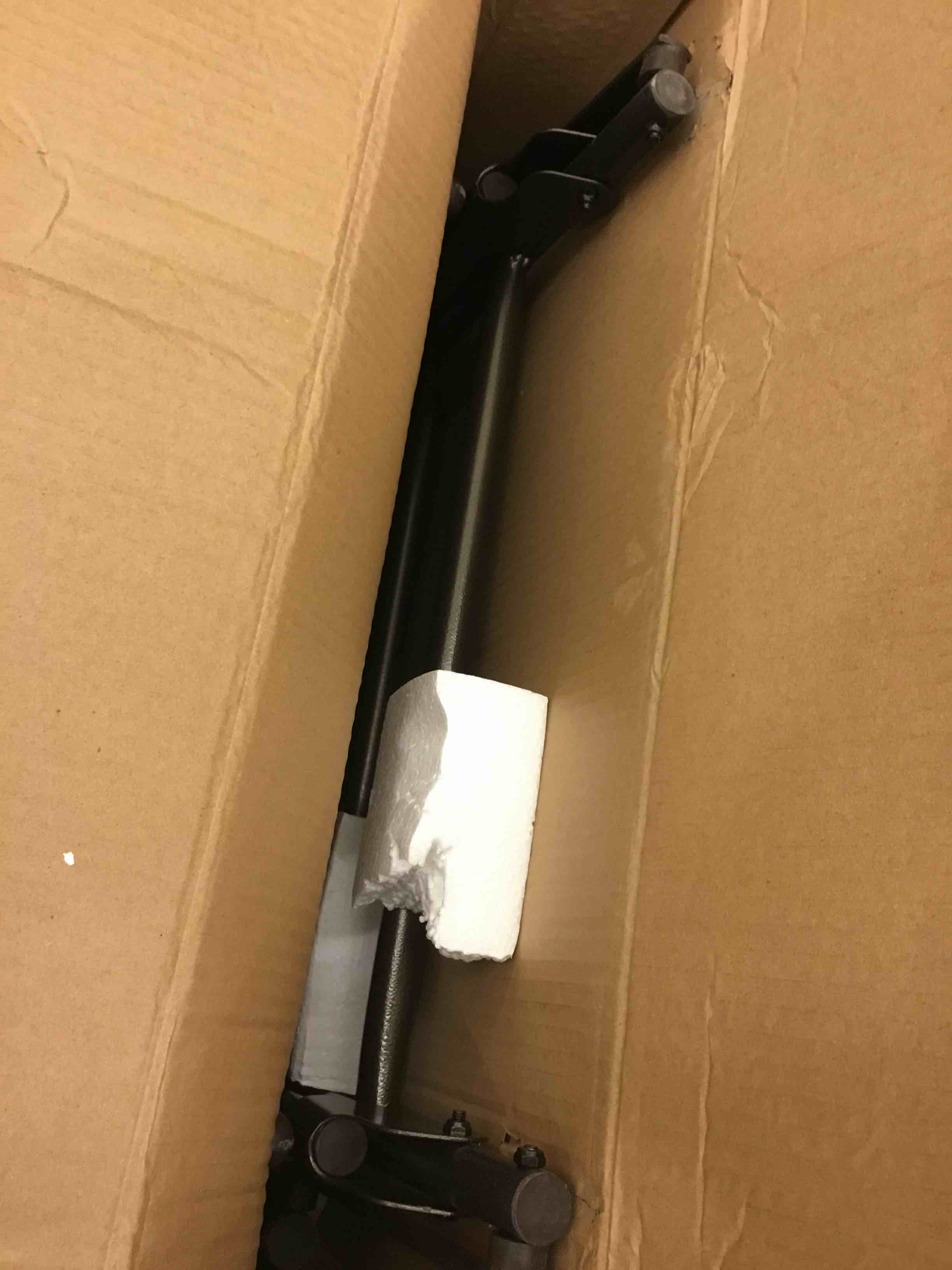 https://s3.amazonaws.com/lotting-images-prod/bidfta/RED4747867_1692209486266.jpeg