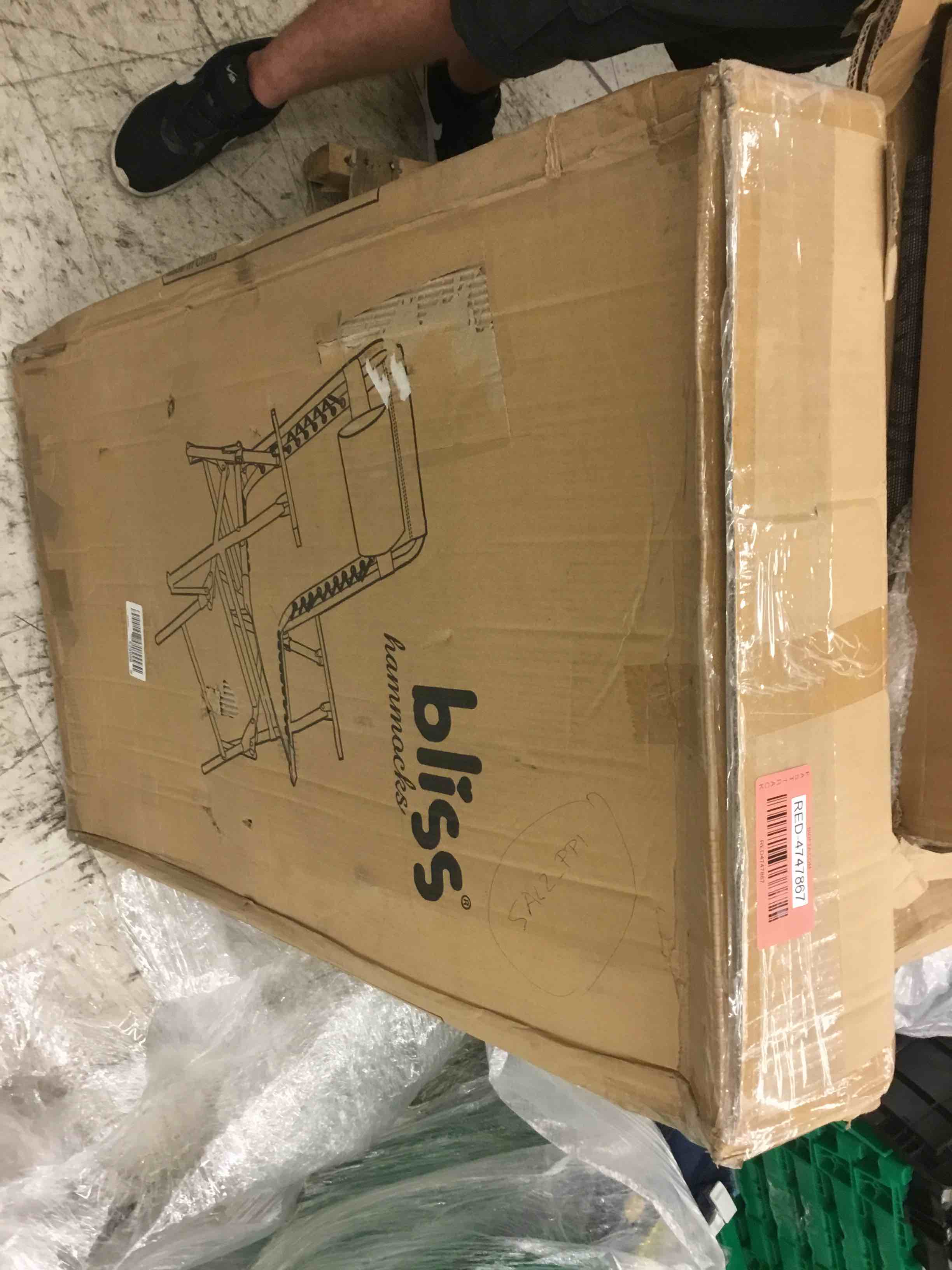 https://s3.amazonaws.com/lotting-images-prod/bidfta/RED4747867_1692209516519.jpeg