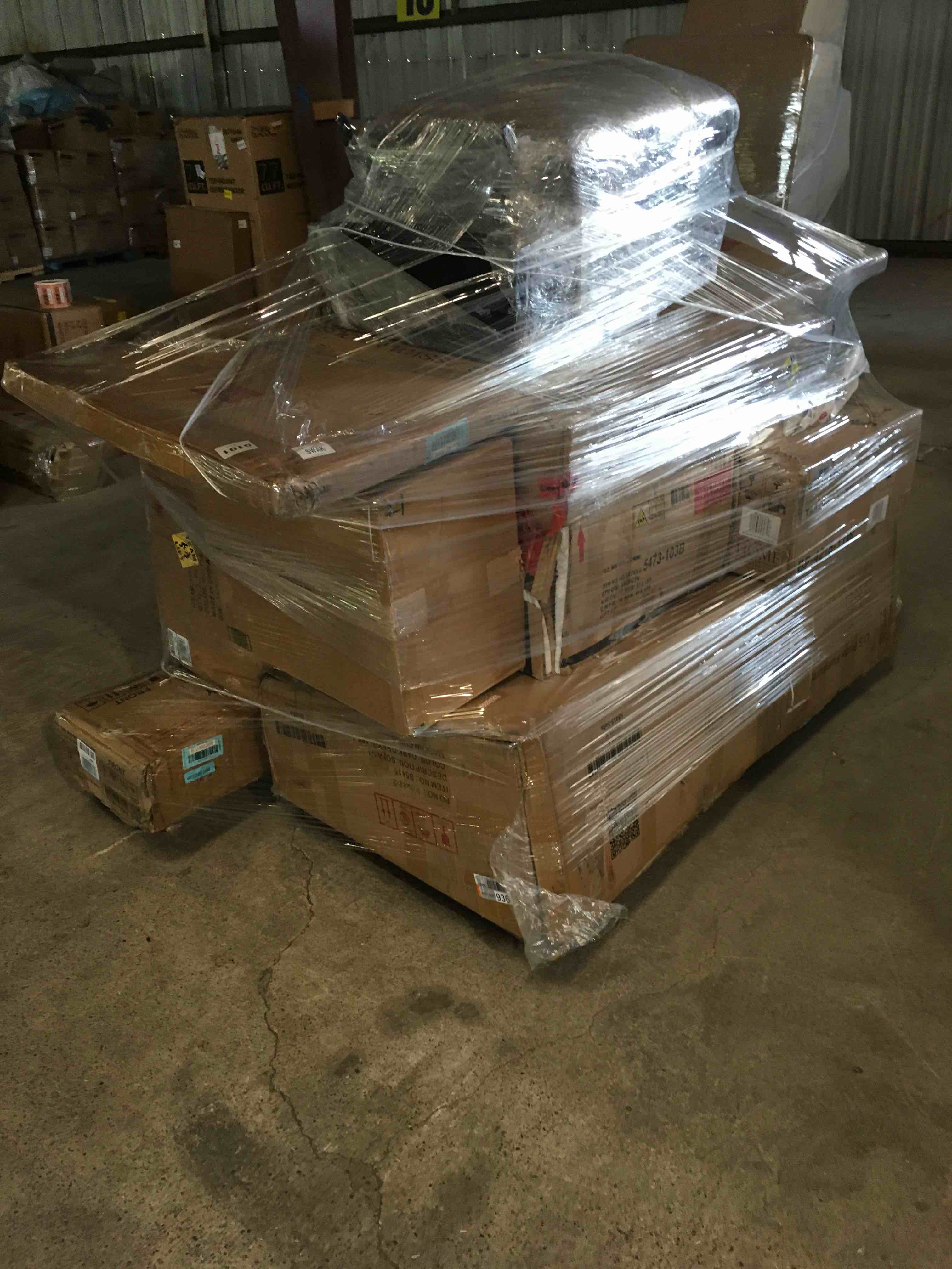 https://s3.amazonaws.com/lotting-images-prod/bidfta/RED4761553_1690313570895.jpeg