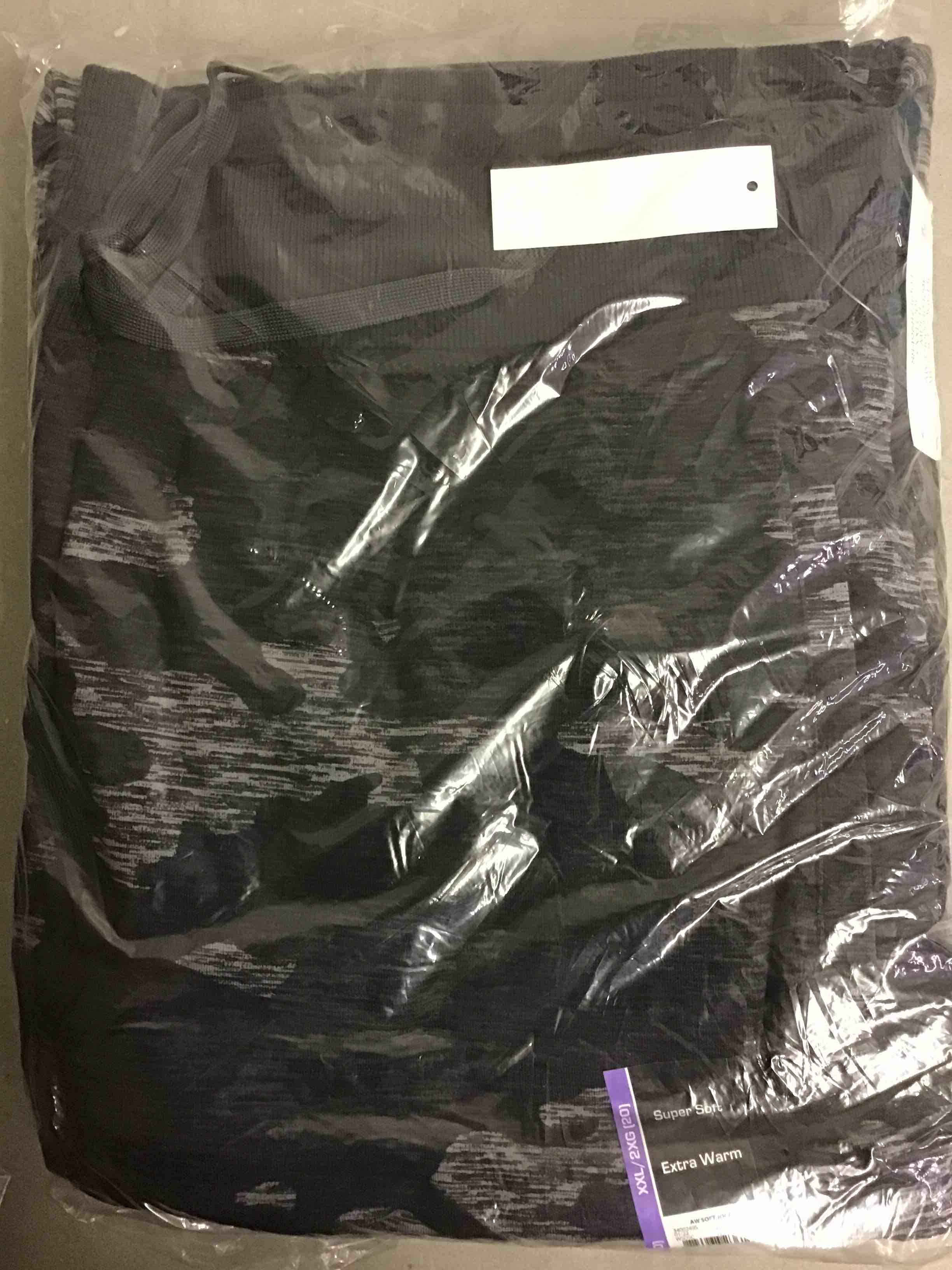 https://s3.amazonaws.com/lotting-images-prod/bidfta/RED4761738_1690570555928.jpeg