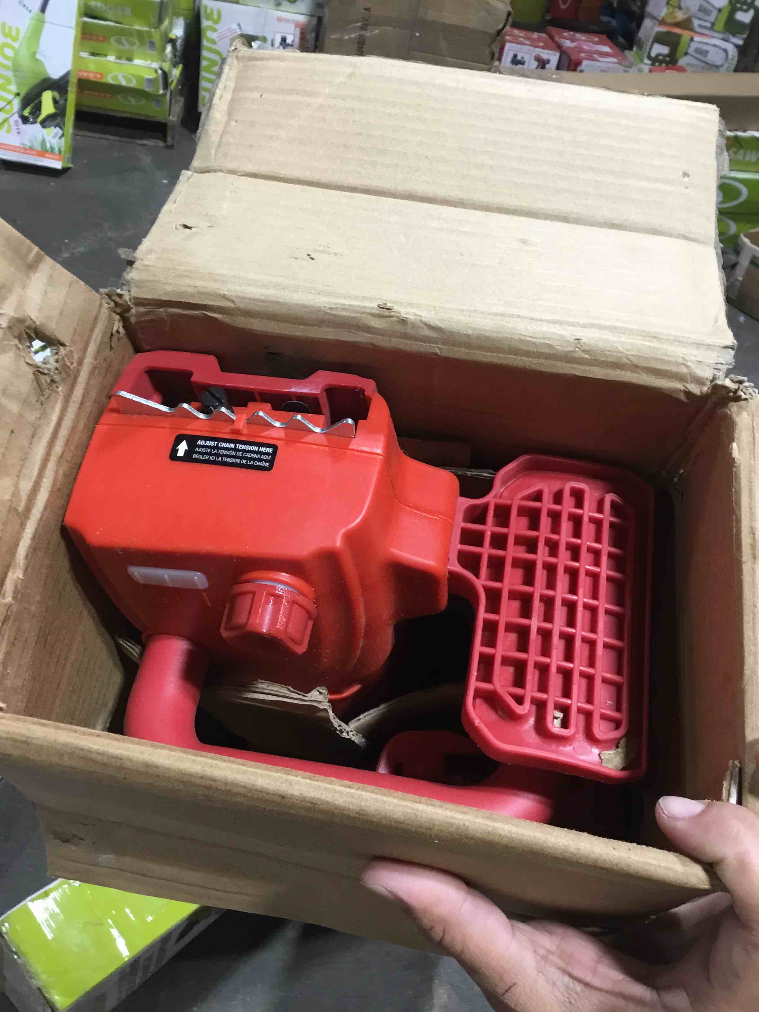 https://s3.amazonaws.com/lotting-images-prod/bidfta/RED4763399_1686170929690.jpeg