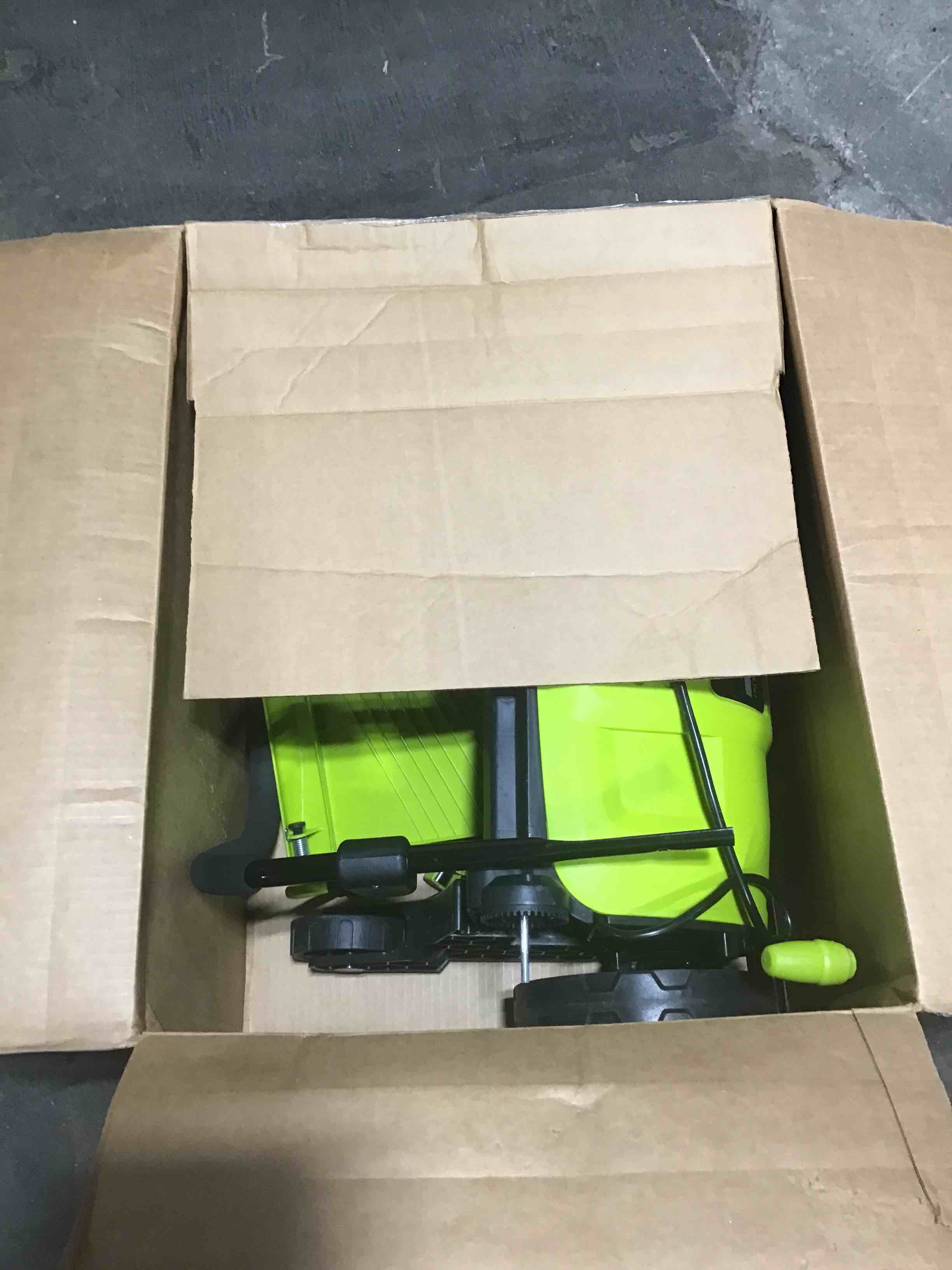 https://s3.amazonaws.com/lotting-images-prod/bidfta/RED4763644_1686936565921.jpeg