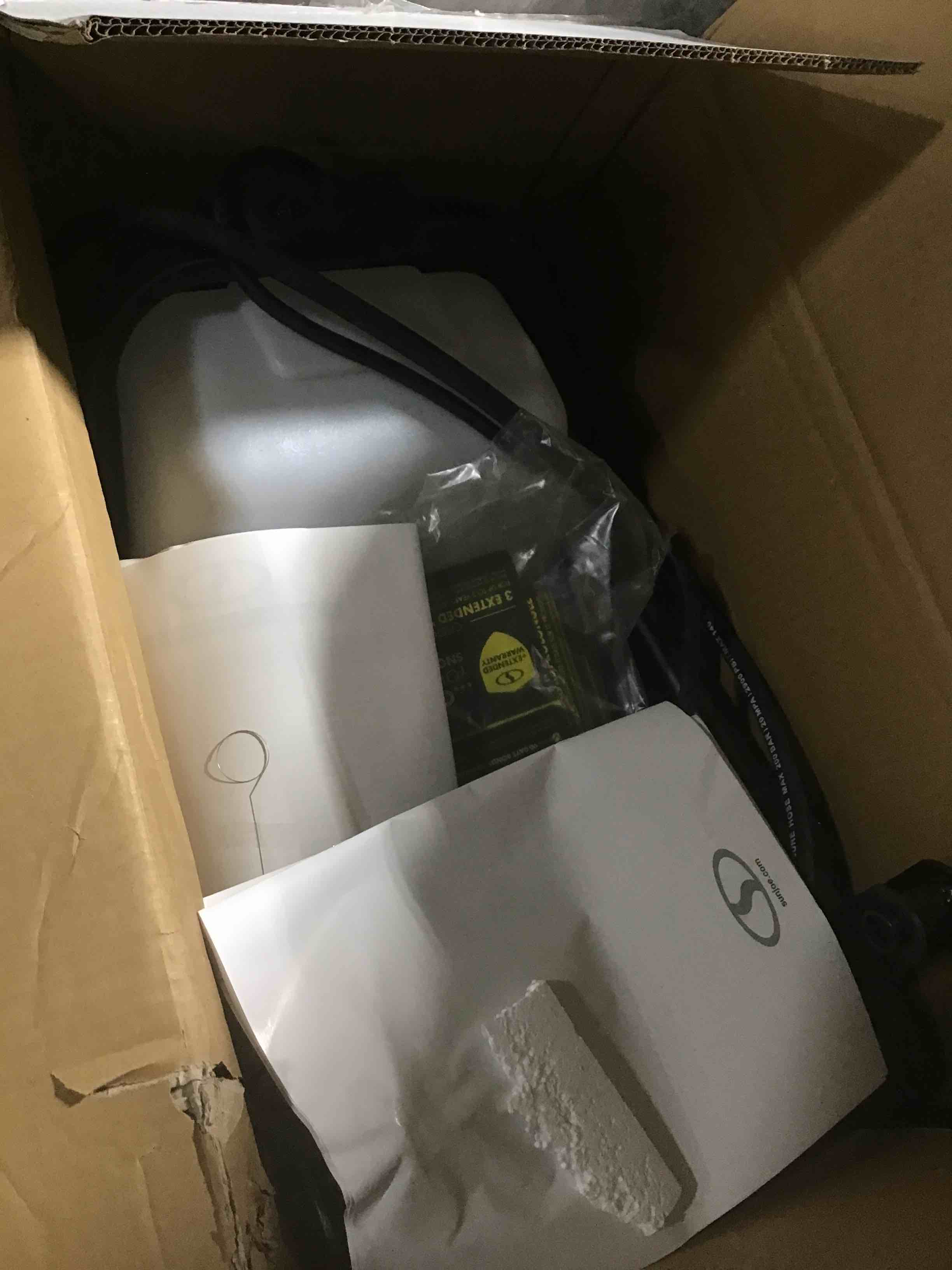 https://s3.amazonaws.com/lotting-images-prod/bidfta/RED4763726_1686945720915.jpeg
