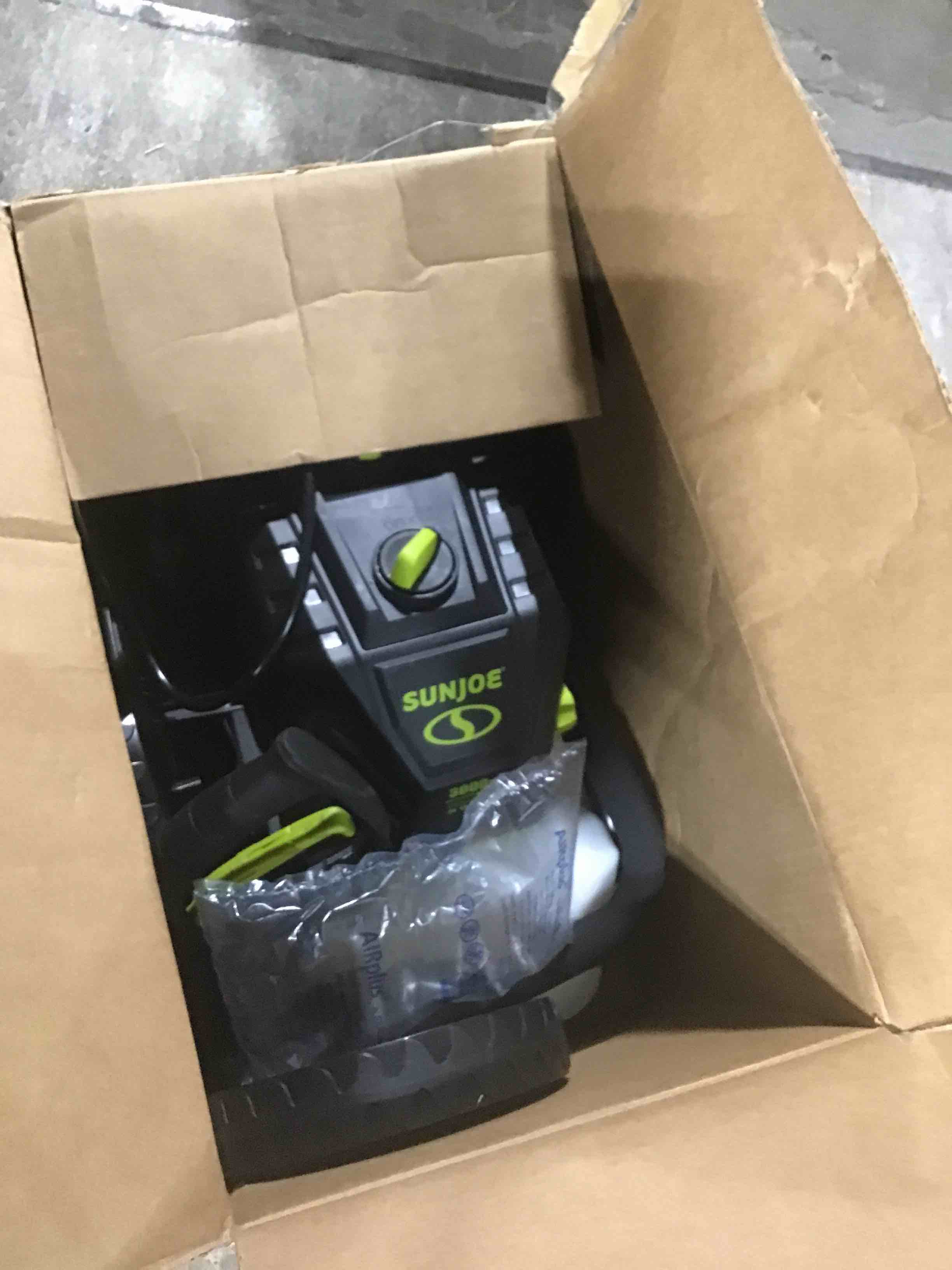https://s3.amazonaws.com/lotting-images-prod/bidfta/RED4763732_1686946221140.jpeg