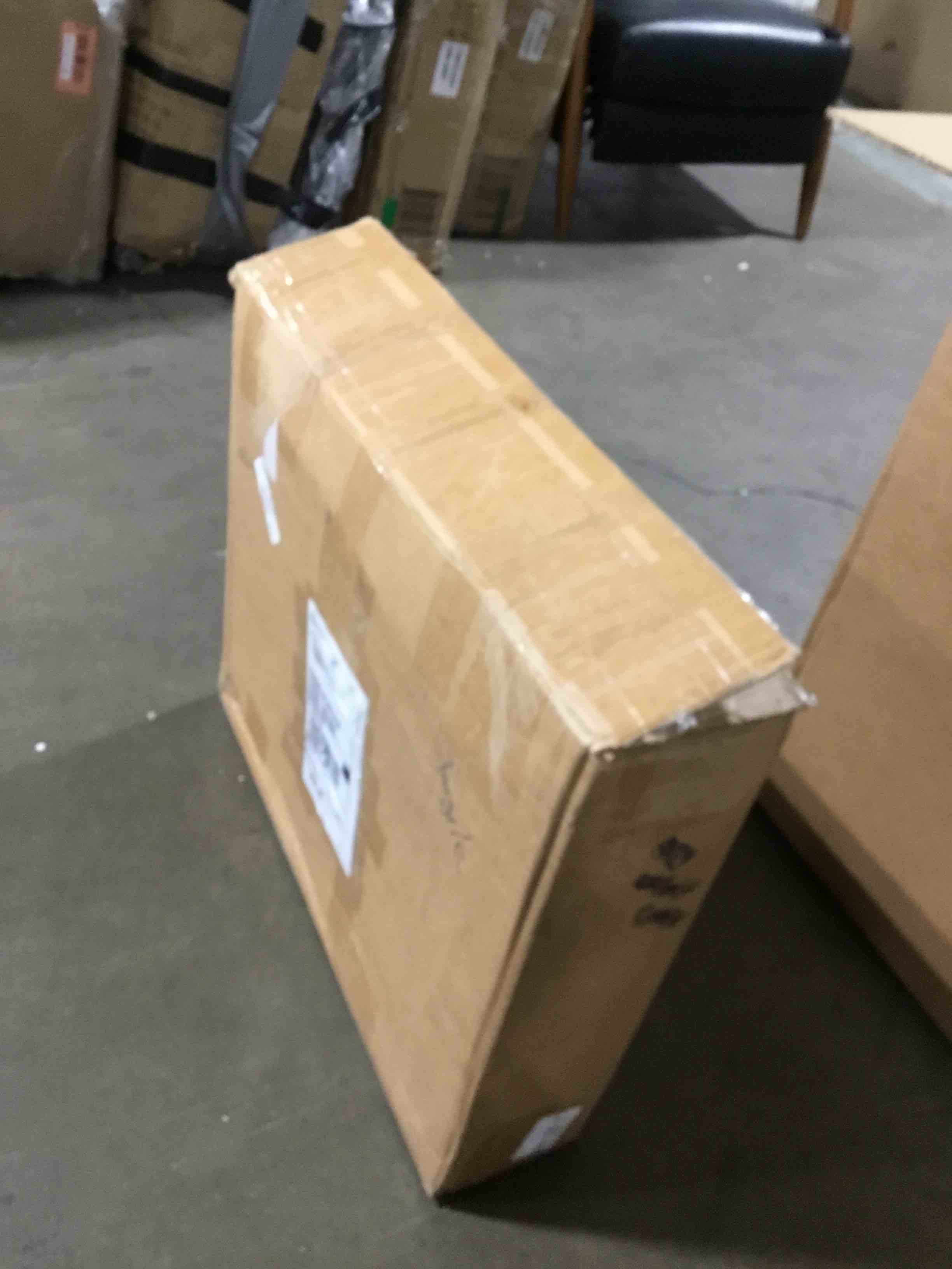 https://s3.amazonaws.com/lotting-images-prod/bidfta/RED4764047_1687972571151.jpeg