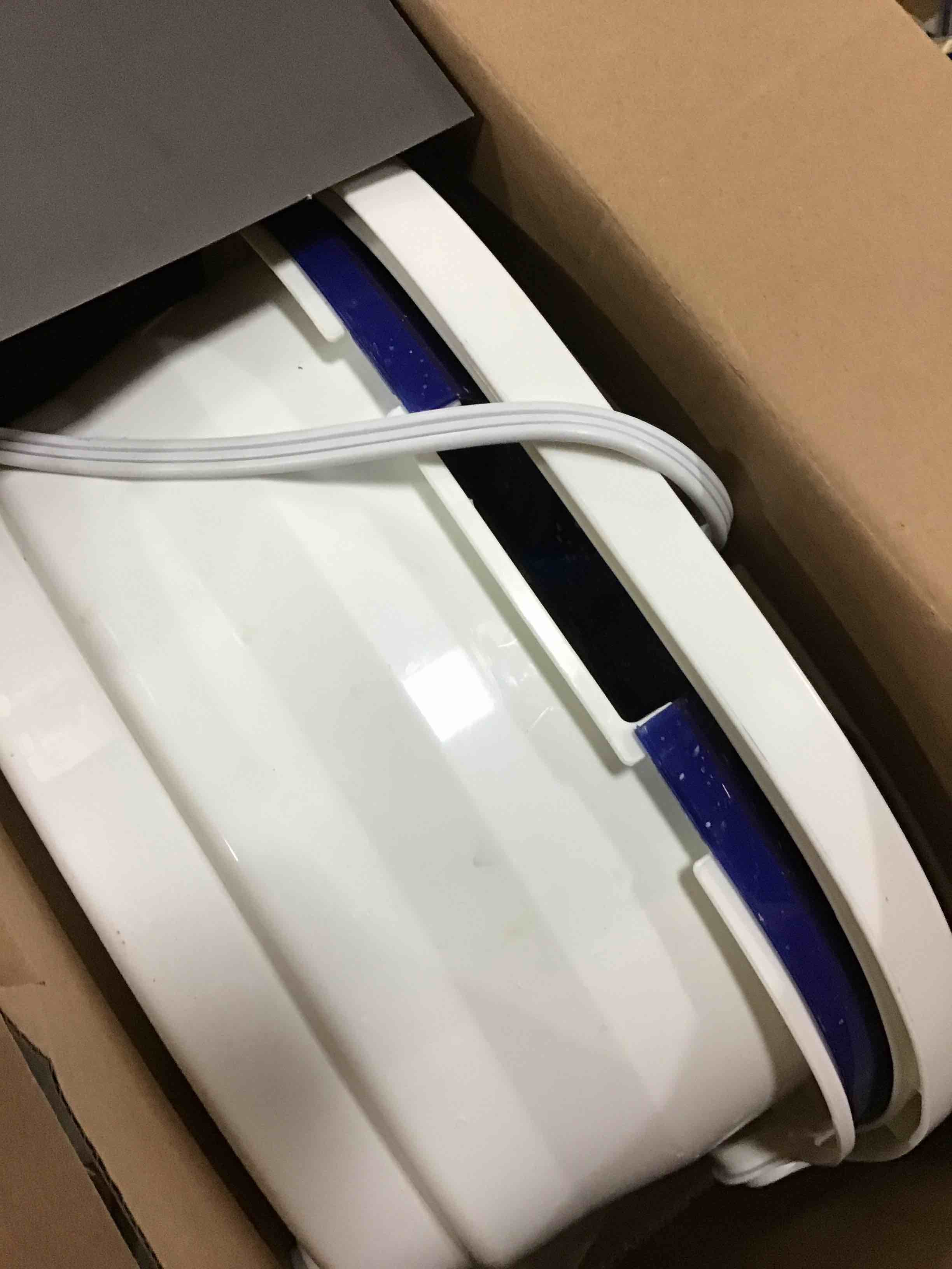 https://s3.amazonaws.com/lotting-images-prod/bidfta/RED4770805_1686746080832.jpeg