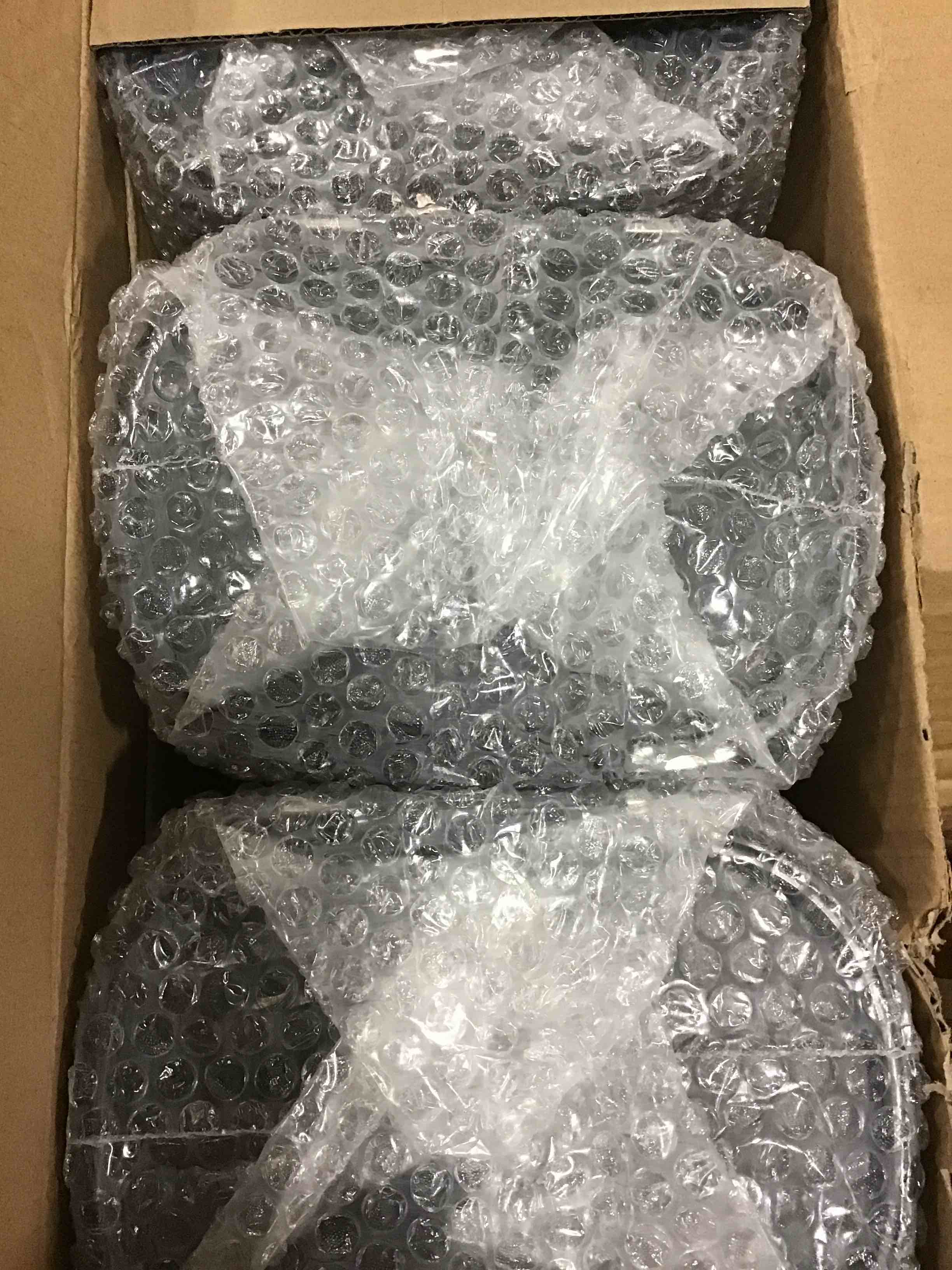 https://s3.amazonaws.com/lotting-images-prod/bidfta/RED4770823_1686749417779.jpeg