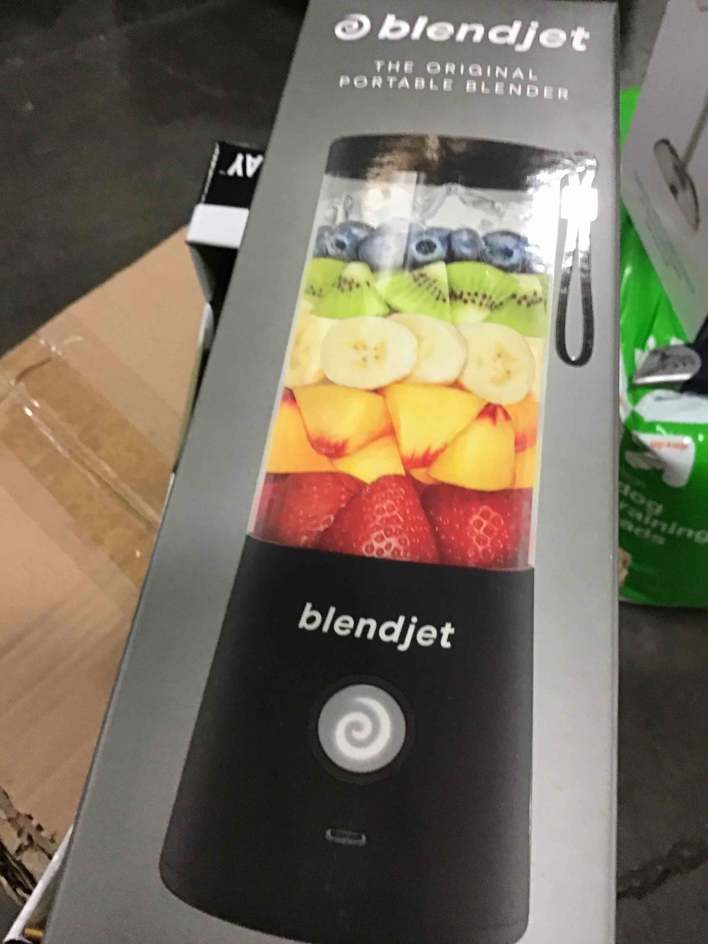 https://s3.amazonaws.com/lotting-images-prod/bidfta/RED4771260_1688131995344.jpeg