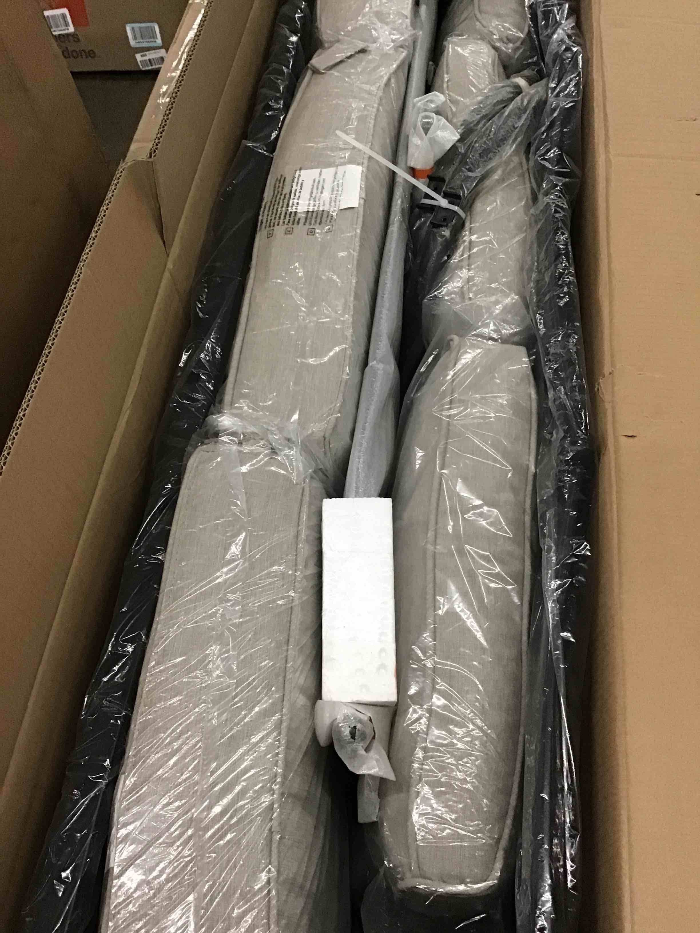 https://s3.amazonaws.com/lotting-images-prod/bidfta/RED4771921_1691160975494.jpeg