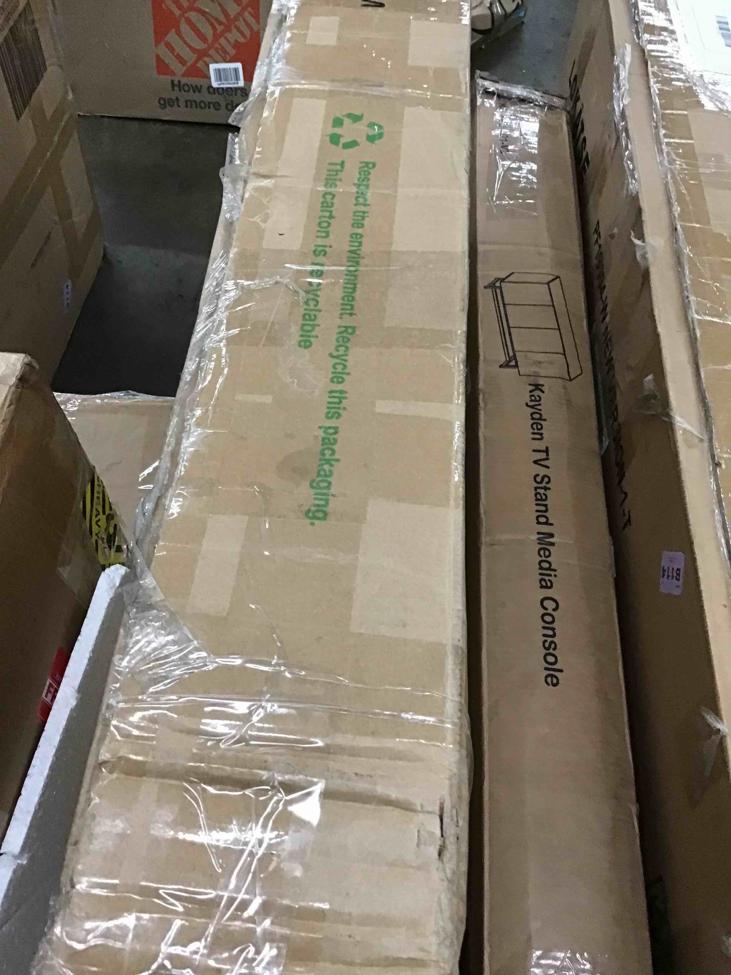 https://s3.amazonaws.com/lotting-images-prod/bidfta/RED4771923_1691161842050.jpeg