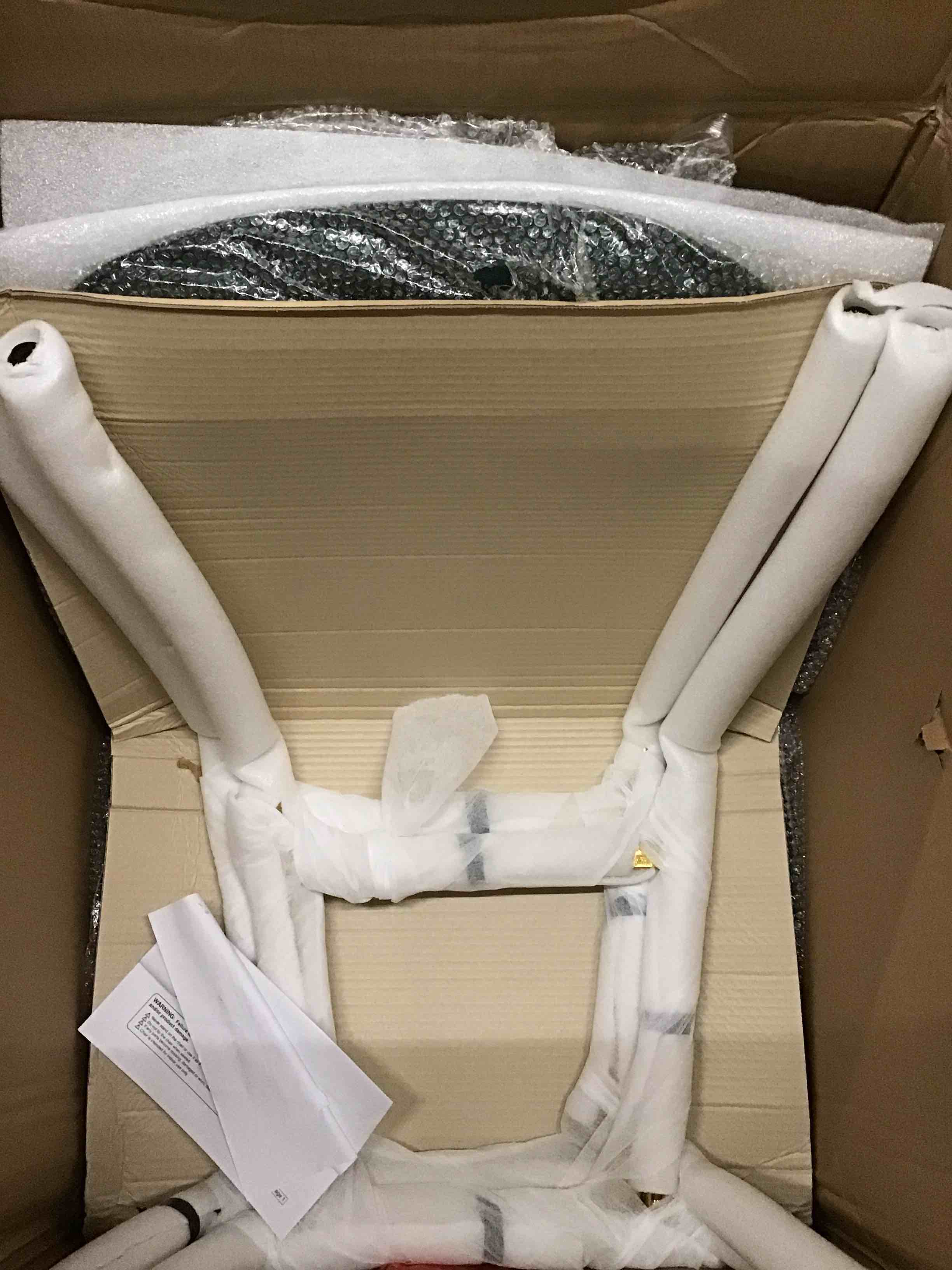 https://s3.amazonaws.com/lotting-images-prod/bidfta/RED4771925_1691163316869.jpeg