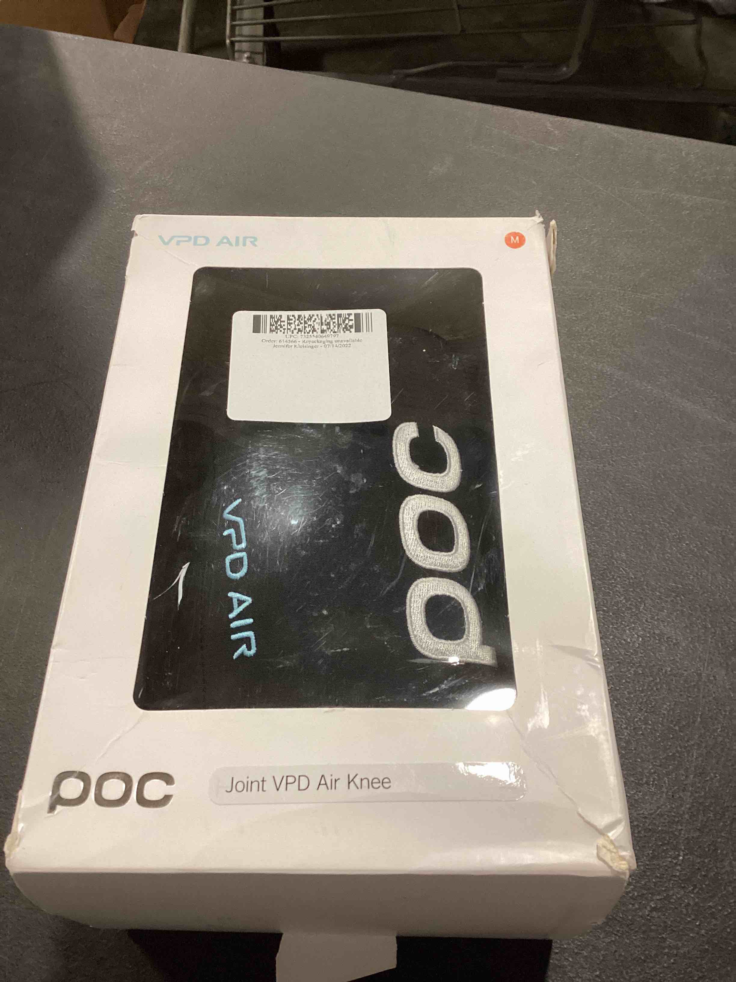 https://s3.amazonaws.com/lotting-images-prod/bidfta/RED4774942_1705949681046.jpeg